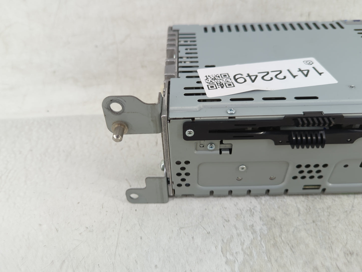 2013-2015 Ford Fusion Radio AM FM Cd Player Receiver Replacement P/N:DS7T-19C107-BJ Fits Fits 2013 2014 2015 OEM Used Auto P