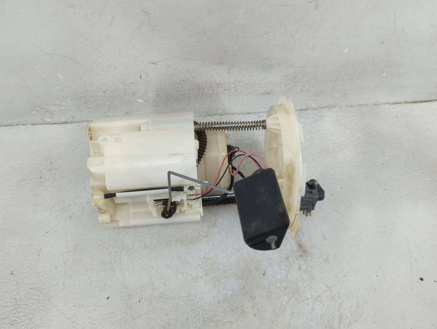 2013-2014 Ford Fusion Electrical Gas Fuel Pump Assembly - Oemusedautoparts1.com