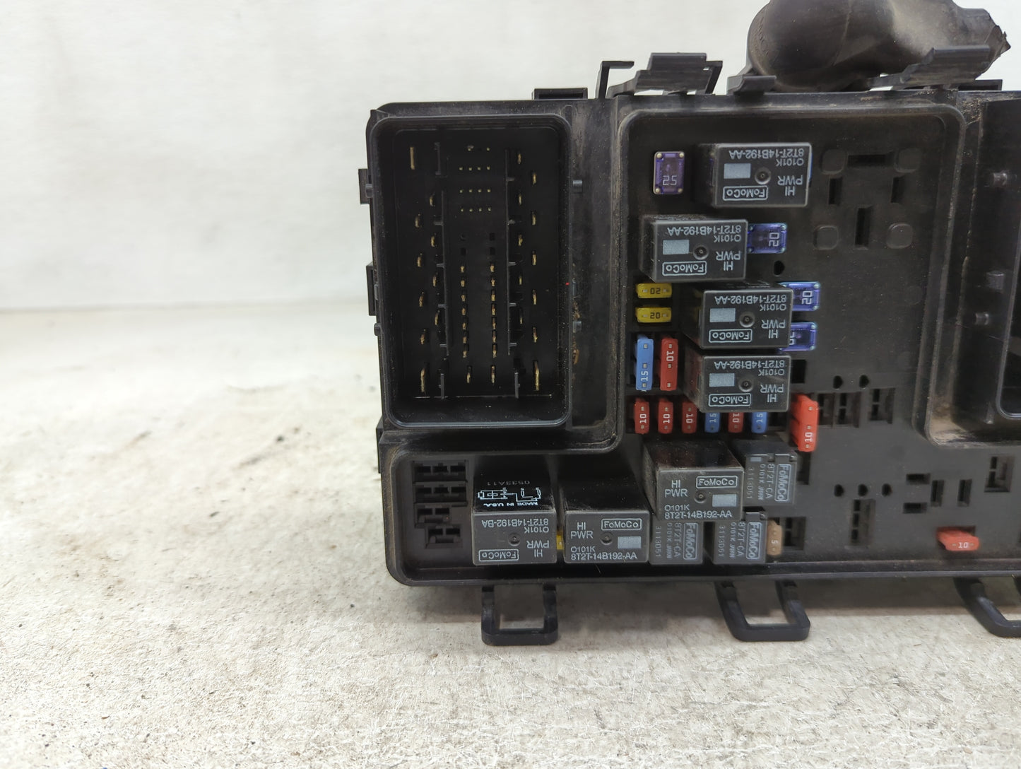 2013-2014 Ford Fusion Fusebox Fuse Box Panel Relay Module P/N:DG9T 14A067BF Fits Fits 2013 2014 OEM Used Auto Parts - Oemuse