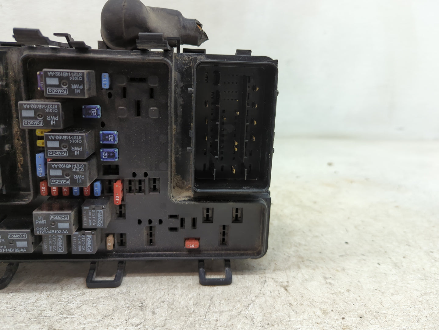 2013-2014 Ford Fusion Fusebox Fuse Box Panel Relay Module P/N:DG9T 14A067BF Fits Fits 2013 2014 OEM Used Auto Parts - Oemuse