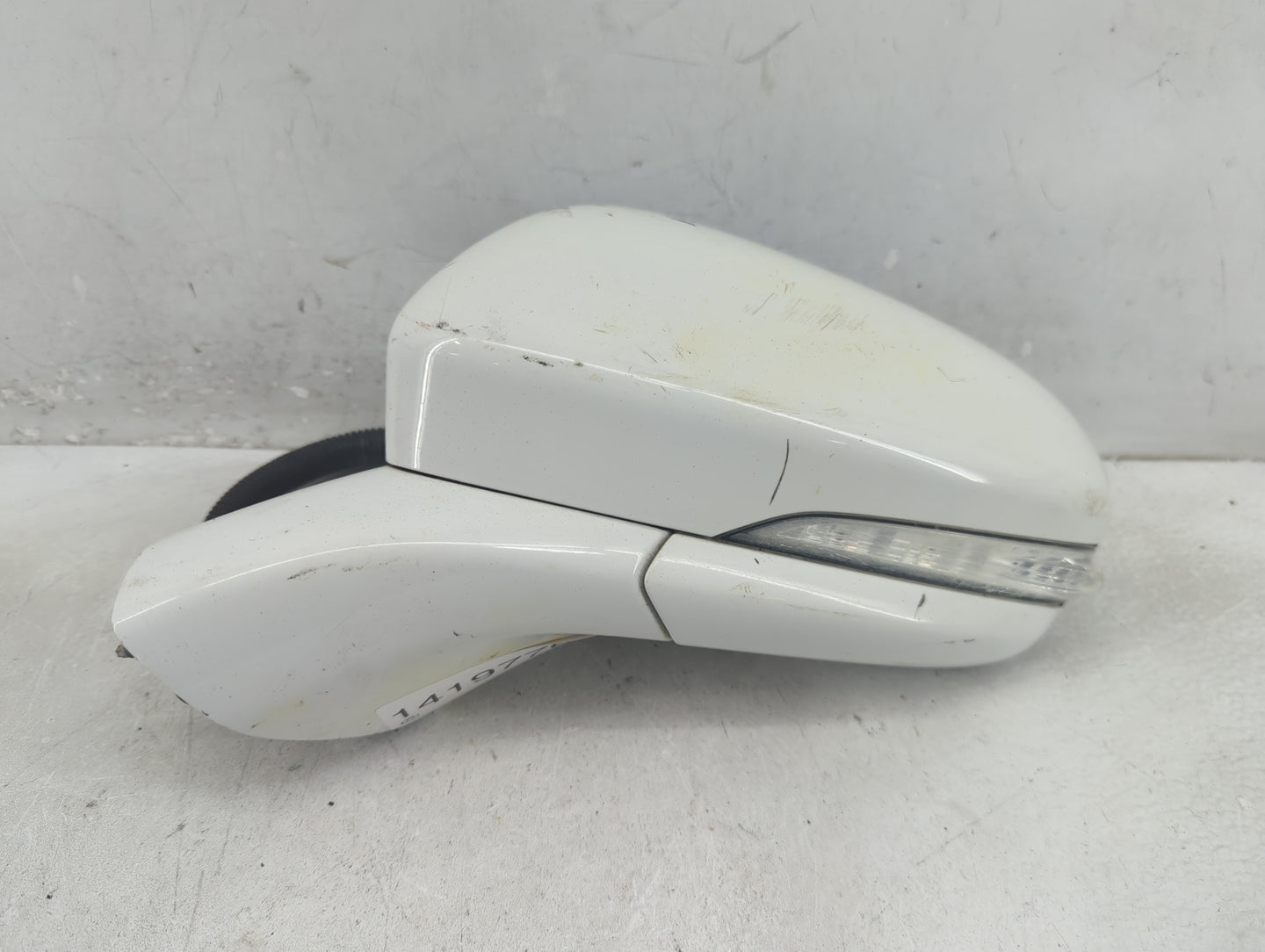2013-2014 Ford Fusion Driver Side View Mirror - Left Door Mirror OEM Used - Oemusedautoparts1.com