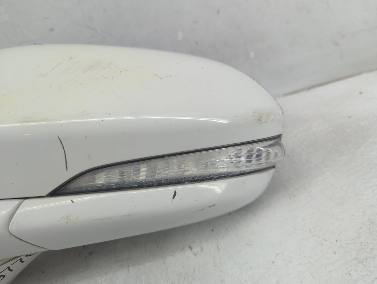 2013-2014 Ford Fusion Driver Side View Mirror - Left Door Mirror OEM Used - Oemusedautoparts1.com