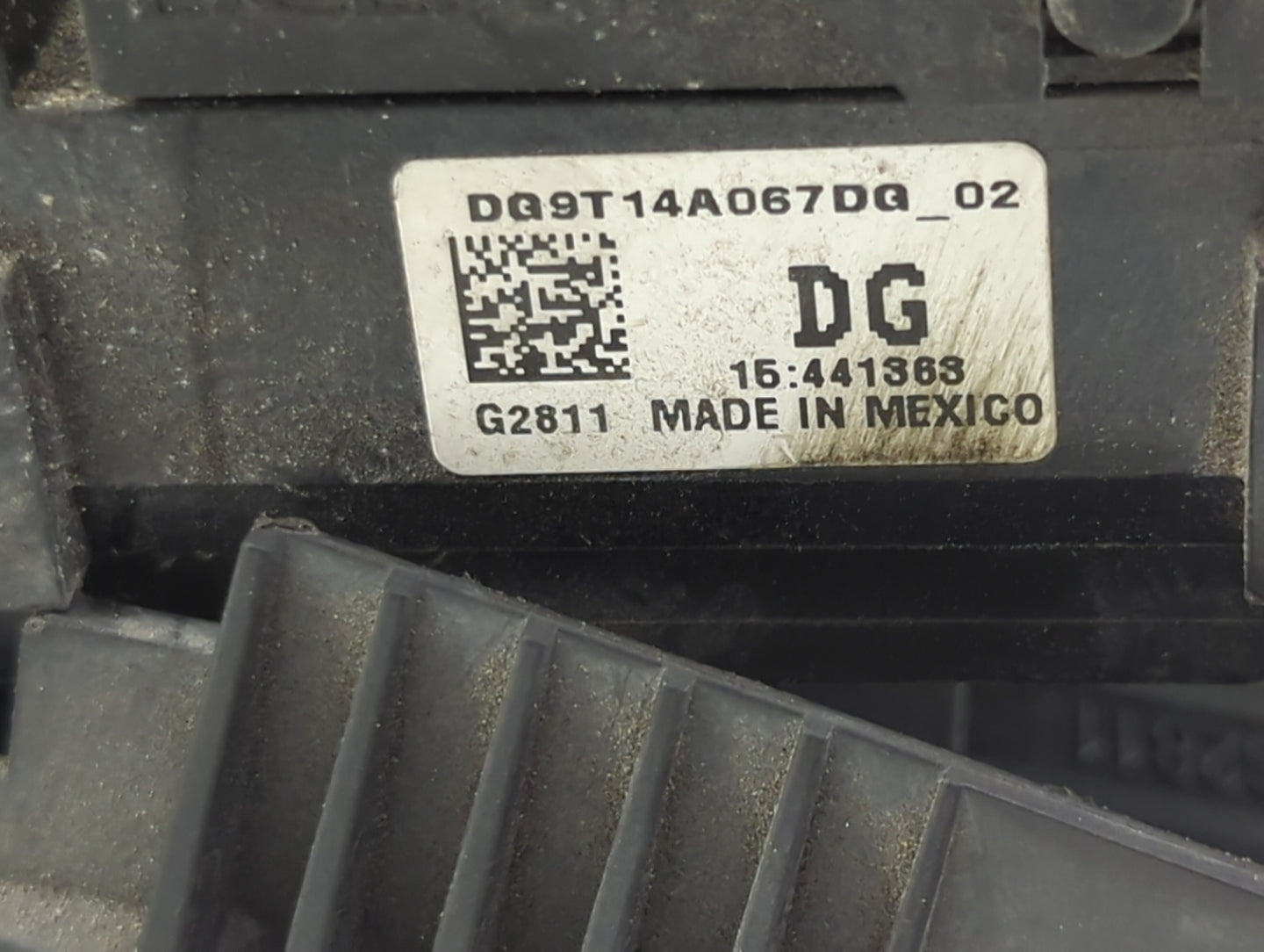 2013-2014 Ford Fusion Fusebox Fuse Box Panel Relay Module P/N:DG9T14A067DG Fits Fits 2013 2014 OEM Used Auto Parts - Oemused