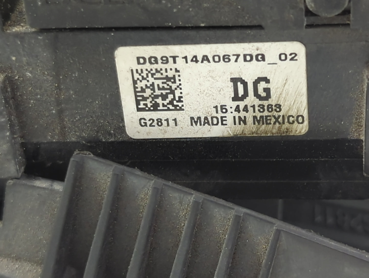 2013-2014 Ford Fusion Fusebox Fuse Box Panel Relay Module P/N:DG9T14A067DG Fits Fits 2013 2014 OEM Used Auto Parts - Oemused