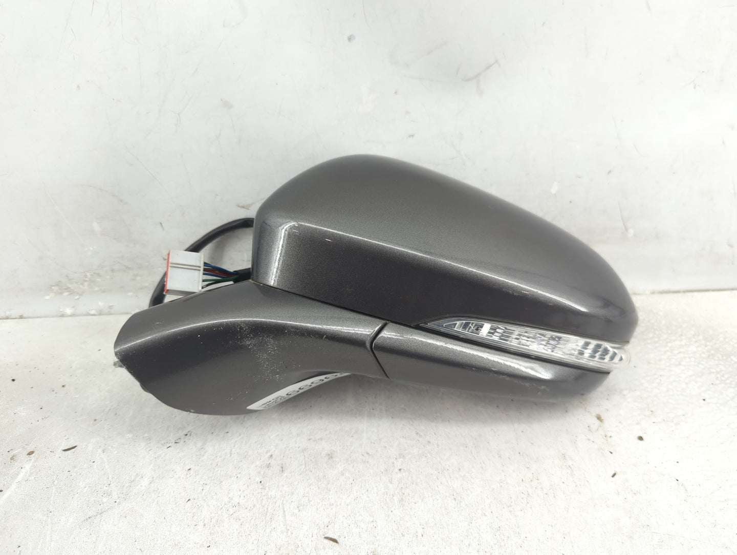 2013-2014 Ford Fusion Driver Side View Mirror - Left Door Mirror OEM Used - Oemusedautoparts1.com