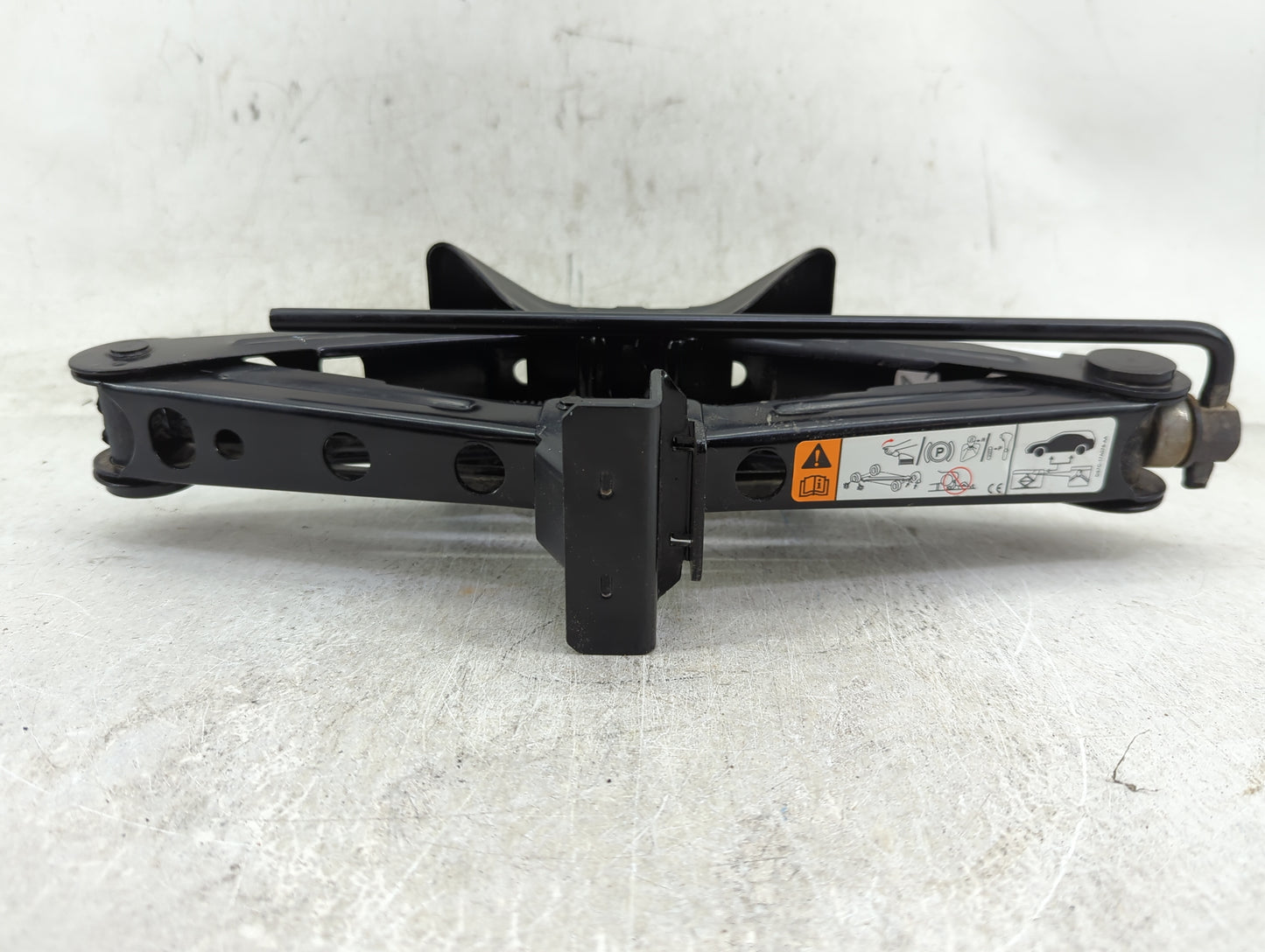 2013 Ford Fusion Spare Scissor Car Jack 1431648 - Oemusedautoparts1.com