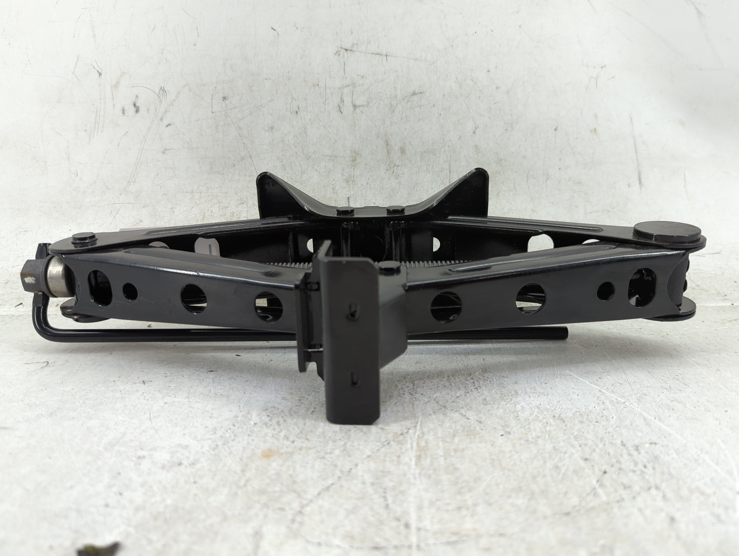 2013 Ford Fusion Spare Scissor Car Jack 1431711 - Oemusedautoparts1.com