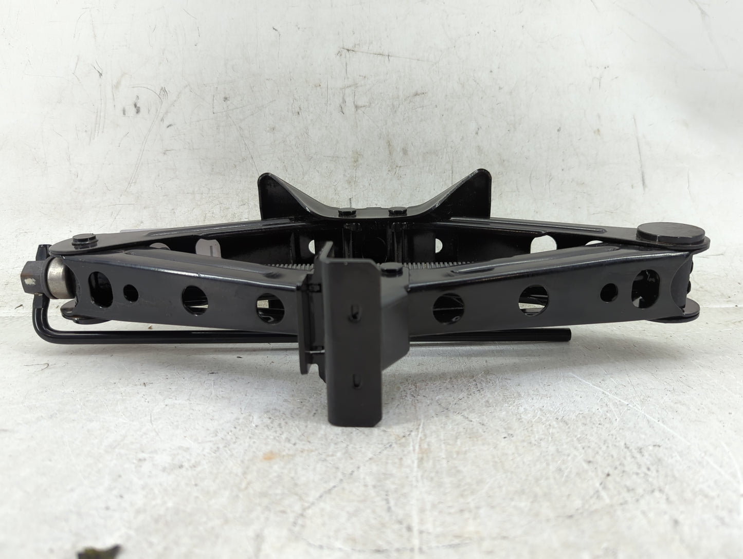 2013 Ford Fusion Spare Scissor Car Jack 1431711 - Oemusedautoparts1.com