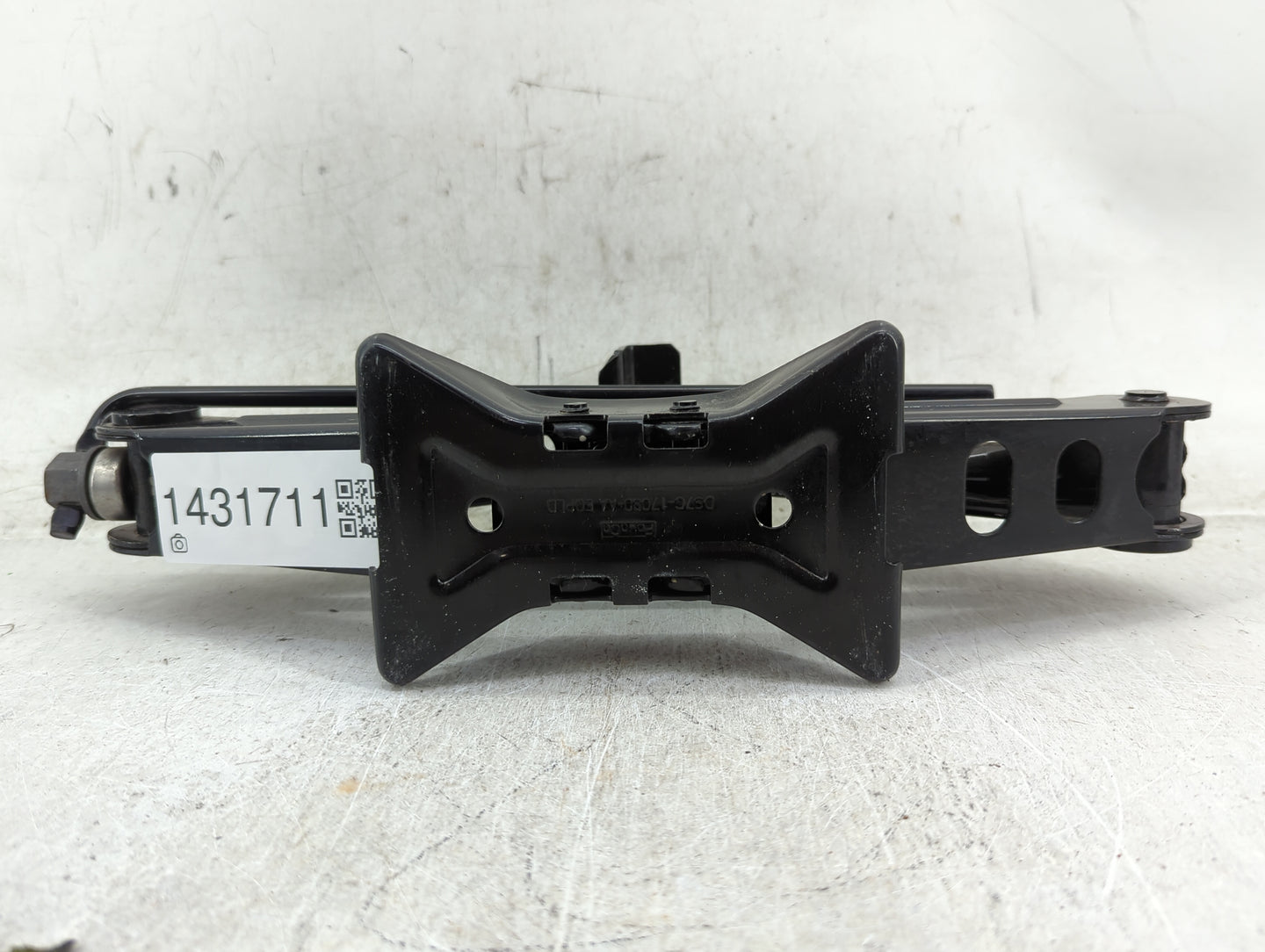 2013 Ford Fusion Spare Scissor Car Jack 1431711 - Oemusedautoparts1.com