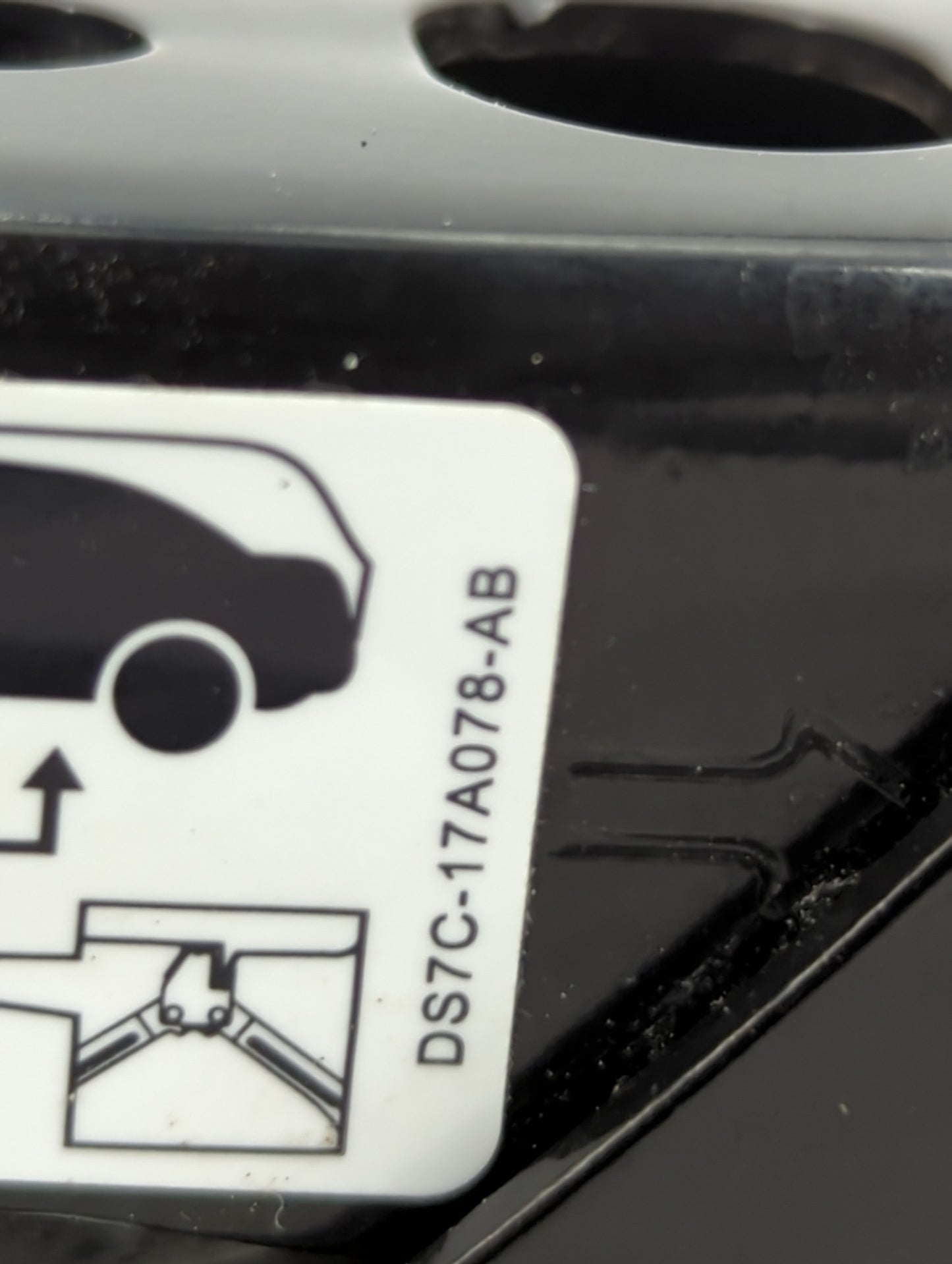 2013 Ford Fusion Spare Scissor Car Jack 1431711 - Oemusedautoparts1.com