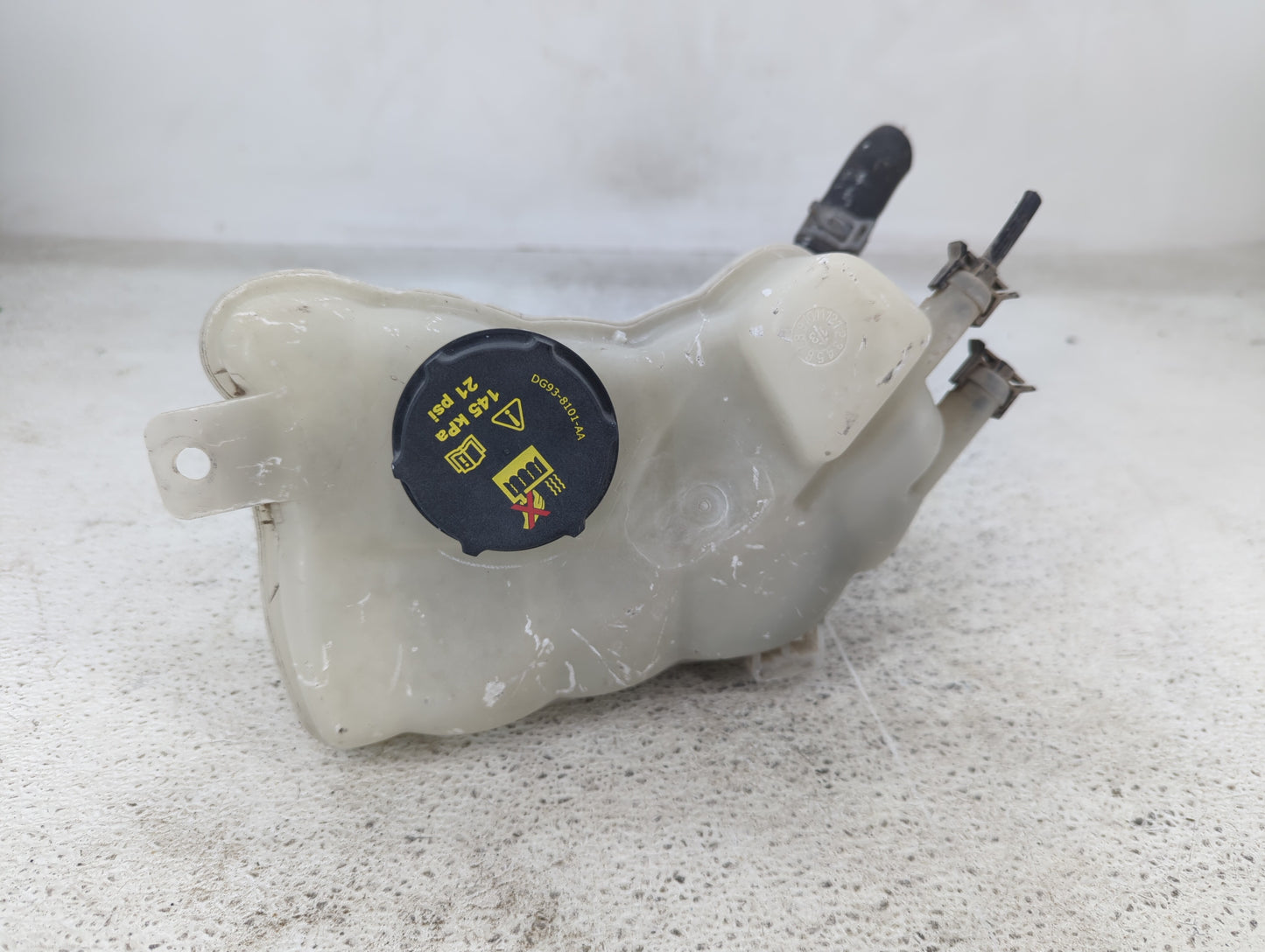 2013-2016 Ford Fusion Radiator Coolant Overflow Expansion Tank Bottle - Oemusedautoparts1.com