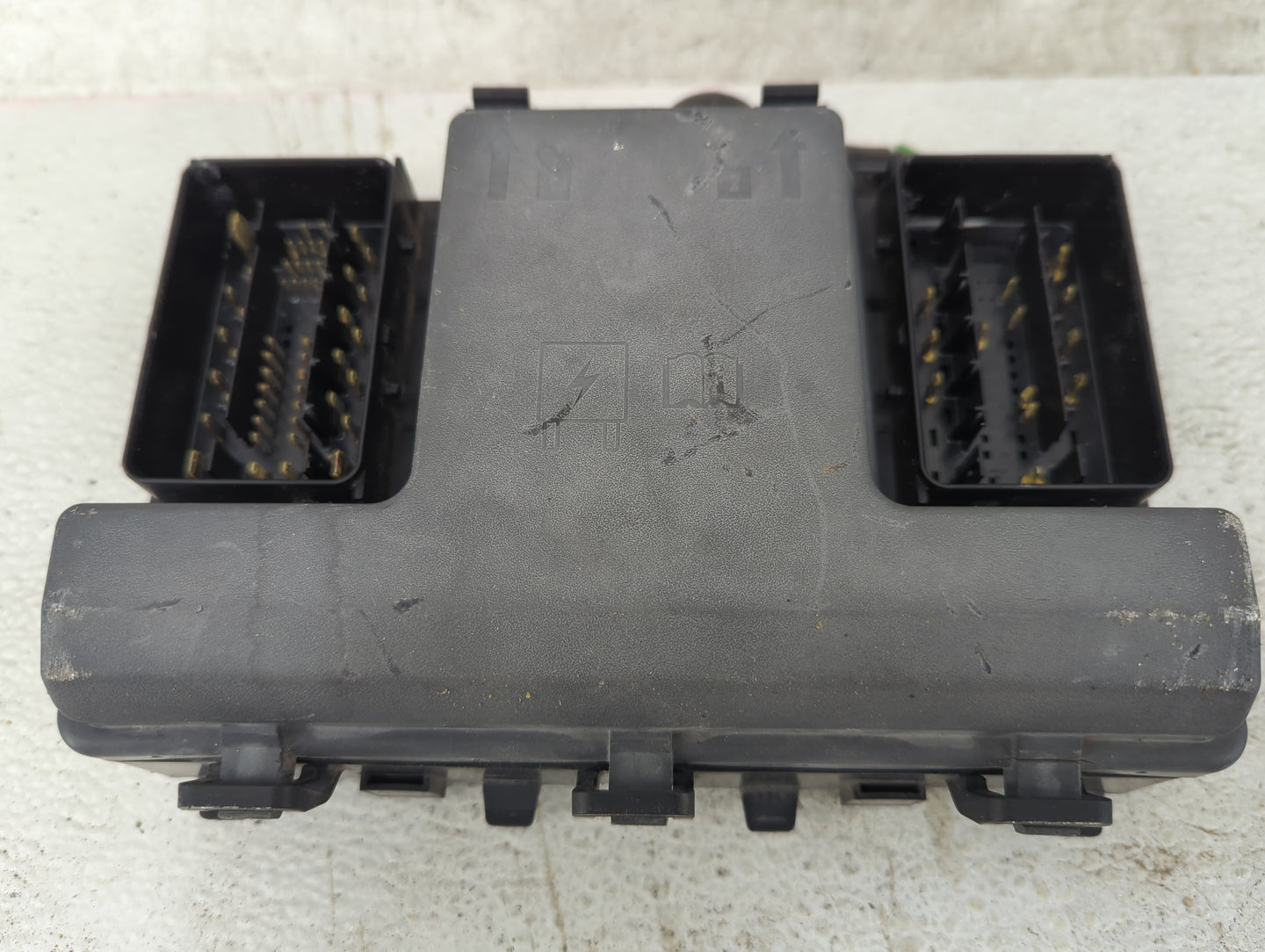 2013 Ford Fusion Fusebox Fuse Box Panel Relay Module P/N:DG9T14A075AA 8T2T-14B192-AA, 8T2T-CA Fits OEM Used Auto Parts - Oem
