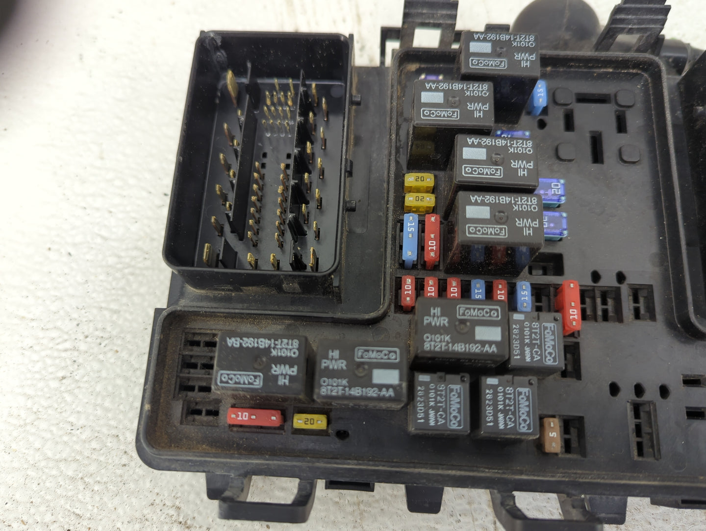2013 Ford Fusion Fusebox Fuse Box Panel Relay Module P/N:DG9T14A075AA 8T2T-14B192-AA, 8T2T-CA Fits OEM Used Auto Parts - Oem