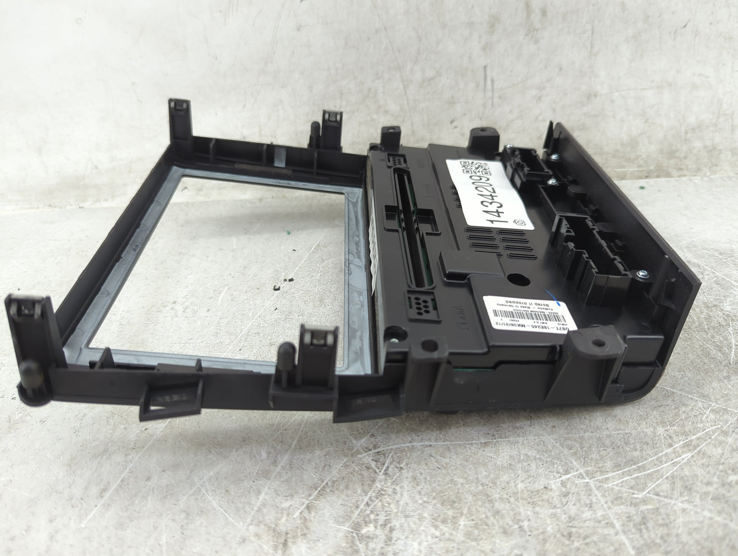 2013-2014 Ford Fusion Radio AM FM Cd Player Receiver Replacement P/N:DS7T-18E245-MK DS7T-18E245-MJ Fits Fits 2013 2014 OEM U