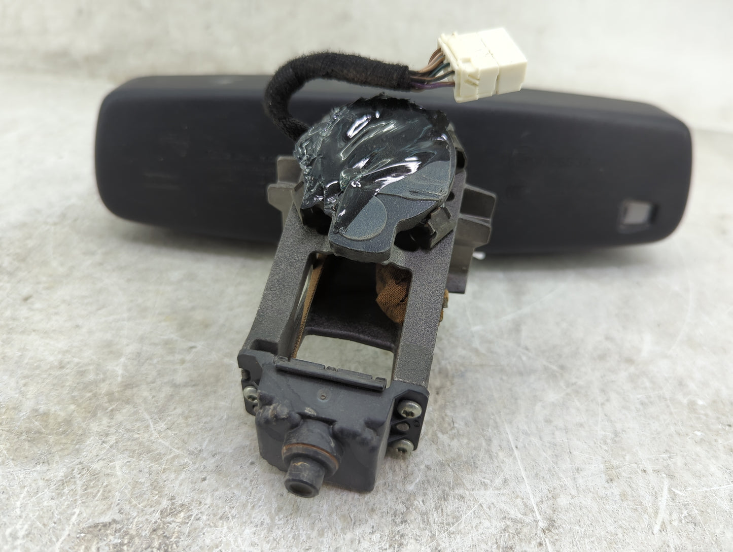 2006-2020 Ford Fusion Interior Rear View Mirror Replacement OEM P/N:026532 DJ5A-17E678-DK Fits OEM Used Auto Parts - Oemused