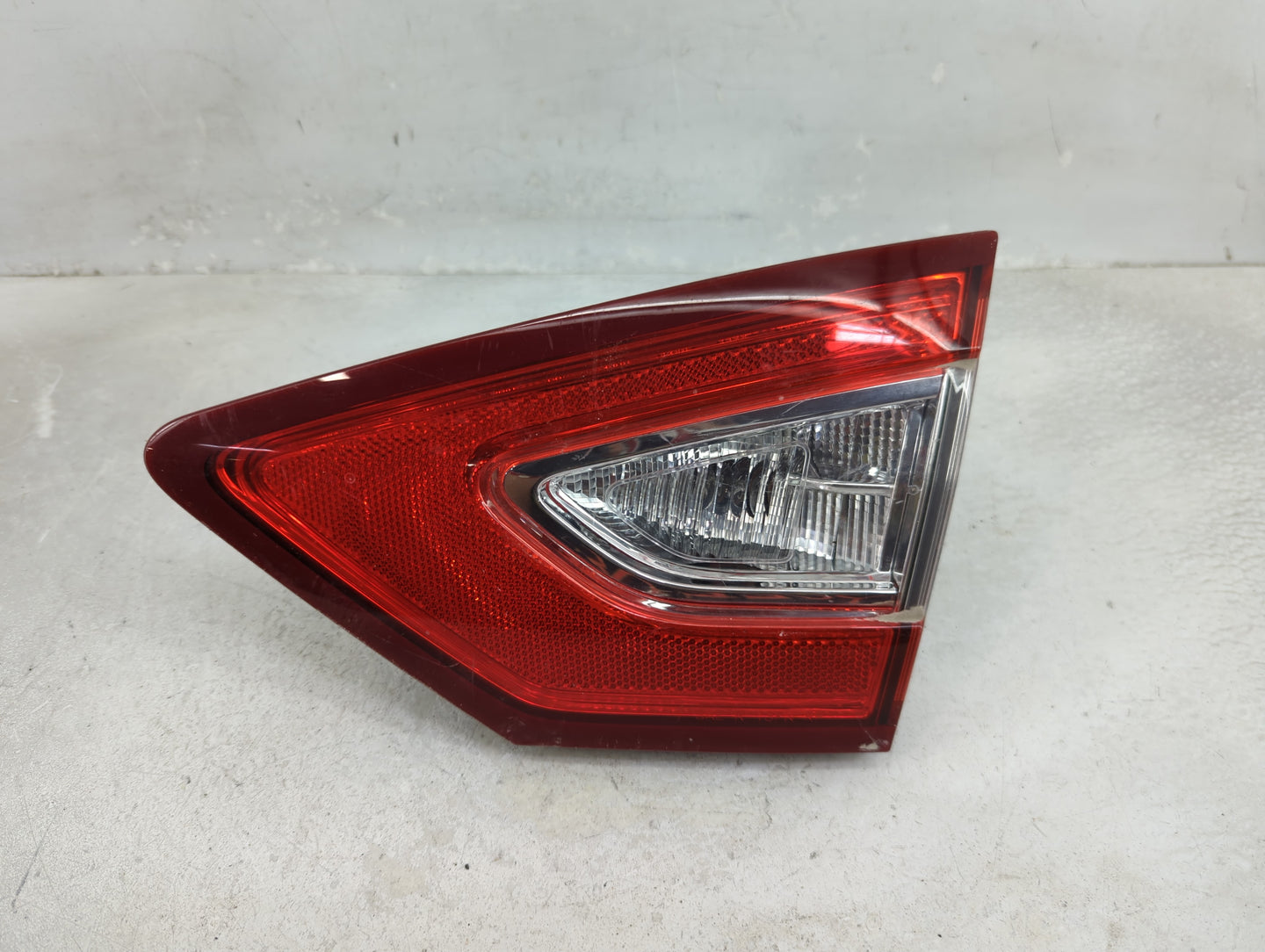 2013-2016 Ford Fusion Tail Light Assembly Passenger Right OEM P/N:DS73-13A602-AD Fits Fits 2013 2014 2015 2016 OEM Used Auto