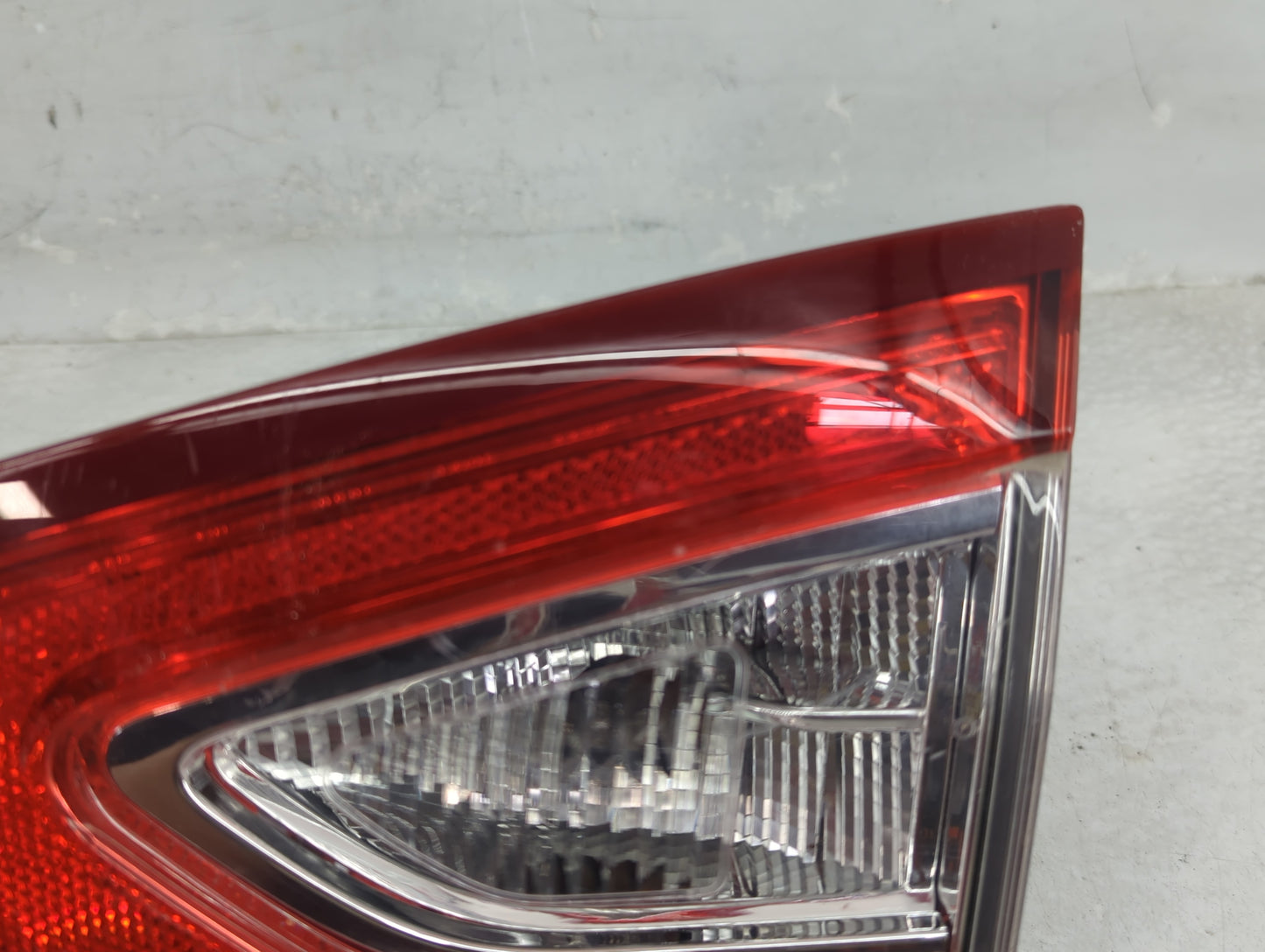 2013-2016 Ford Fusion Tail Light Assembly Passenger Right OEM P/N:DS73-13A602-AD Fits Fits 2013 2014 2015 2016 OEM Used Auto