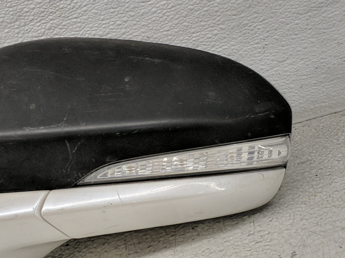 2013-2014 Ford Fusion Driver Side View Mirror - Left Door Mirror OEM Used - Oemusedautoparts1.com