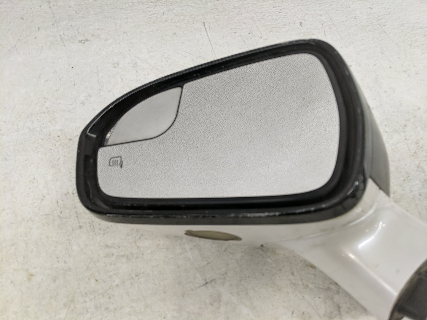 2013-2014 Ford Fusion Driver Side View Mirror - Left Door Mirror OEM Used - Oemusedautoparts1.com