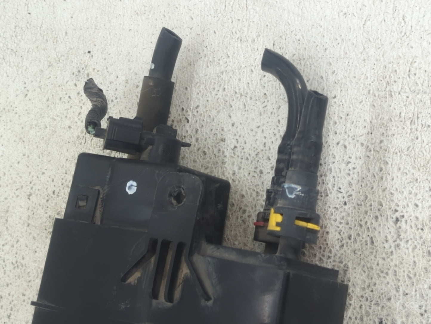 2013 Ford Fusion Fuel Vapor Charcoal Canister - Oemusedautoparts1.com