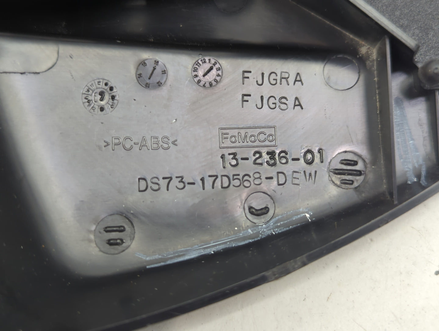 2013 Ford Fusion Interior Rear View Mirror Replacement OEM P/N:DS73-17D568-DEW FJGRA, FJGSA Fits OEM Used Auto Parts - Oemus