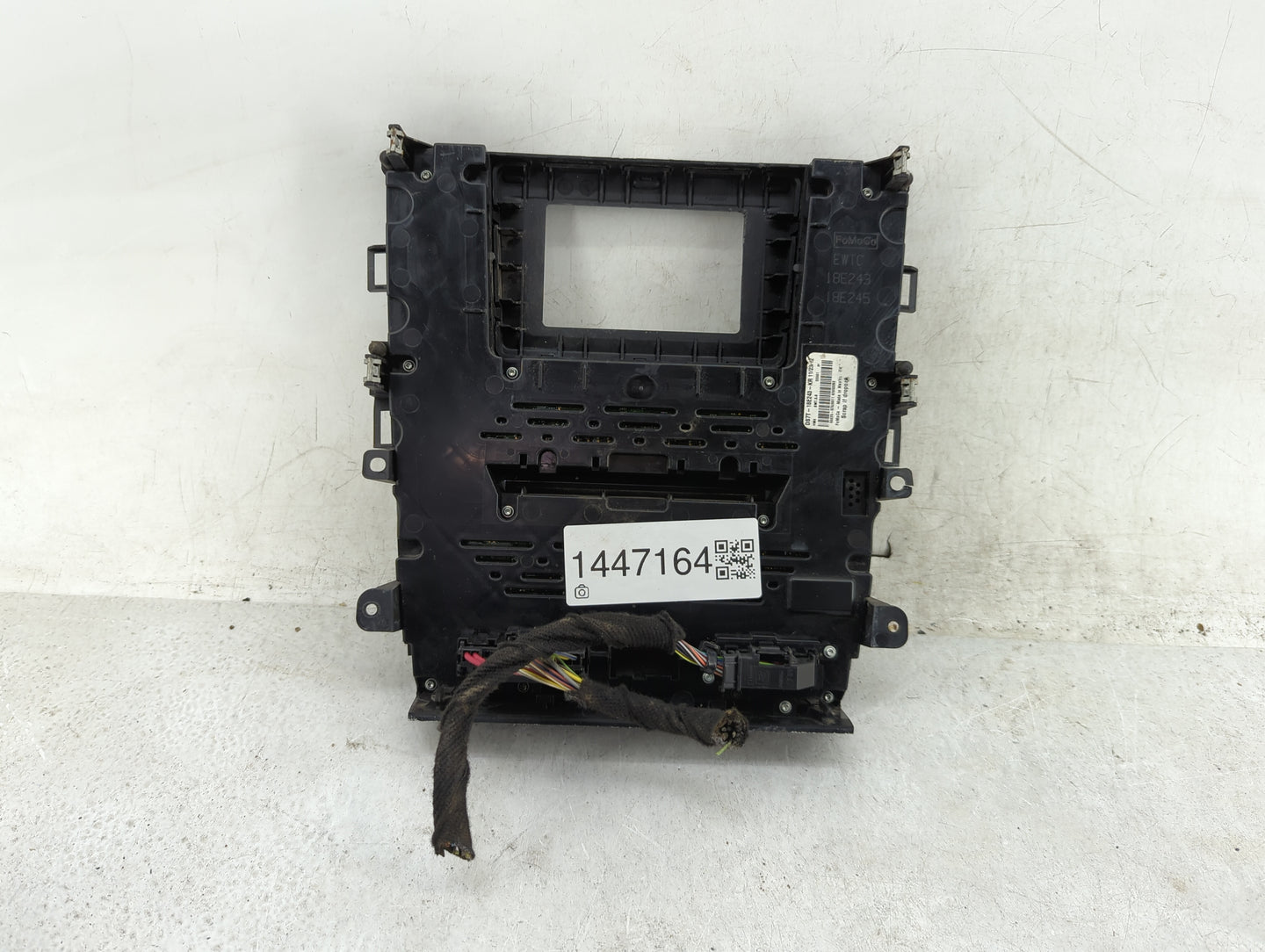 2013 Ford Fusion Radio AM FM Cd Player Receiver Replacement P/N:DS7T-18E243-KR DS7T-18E243-E Fits OEM Used Auto Parts - Oemu