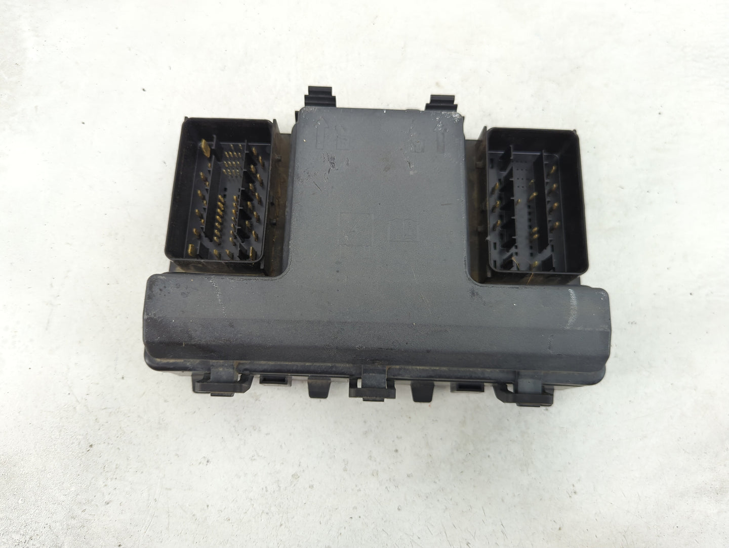 2013-2014 Ford Fusion Fusebox Fuse Box Panel Relay Module P/N:DG9T14A075AA Fits Fits 2013 2014 OEM Used Auto Parts - Oemused