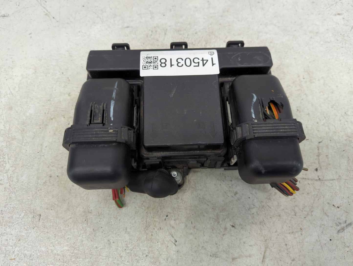 2013-2014 Ford Fusion Fusebox Fuse Box Panel Relay Module P/N:DG9T14A067AF 8T2T-14B192-AA, 8T2T-14B192-BA Fits Fits 2013 201