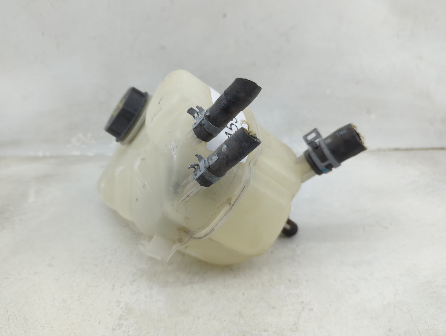 Ford Fusion Windshield Washer Fluid Reservoir Bottle Oem 1459447 - Oemusedautoparts1.com