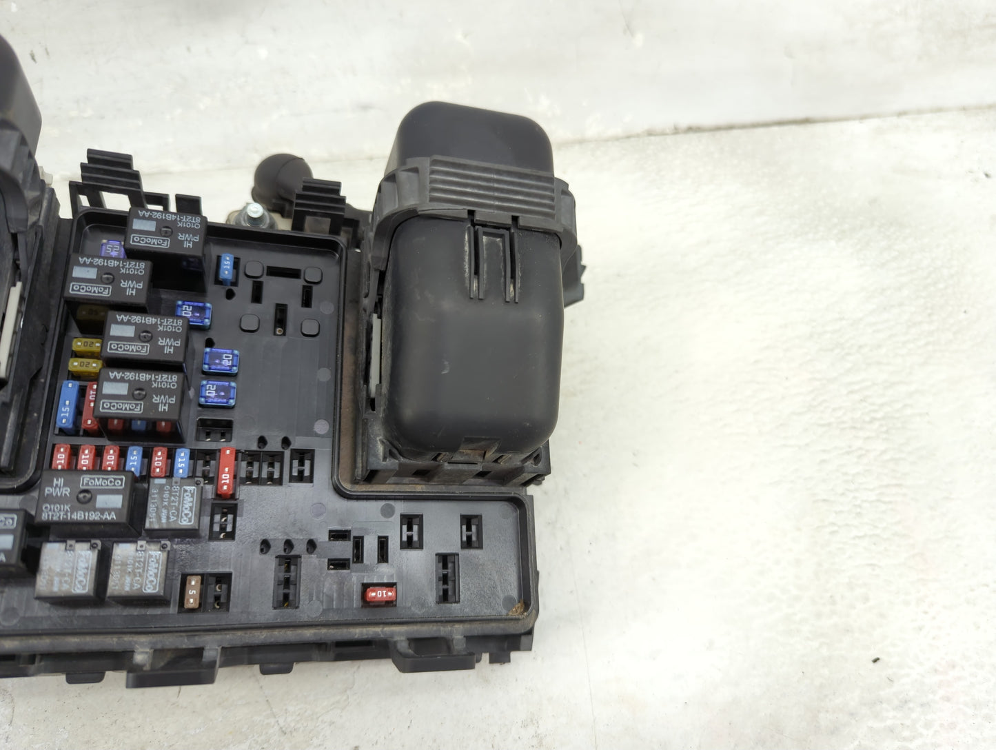 2013-2014 Ford Fusion Fusebox Fuse Box Panel Relay Module P/N:DG9T14A075AA 8T2T-14B192-AA, 8T2T-14B192-BA Fits Fits 2013 201