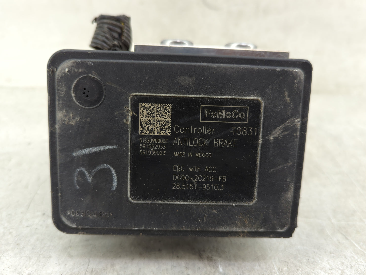 2013 Ford Fusion ABS Pump Control Module Replacement P/N:DG9C-2C219-FB Fits OEM Used Auto Parts - Oemusedautoparts1.com