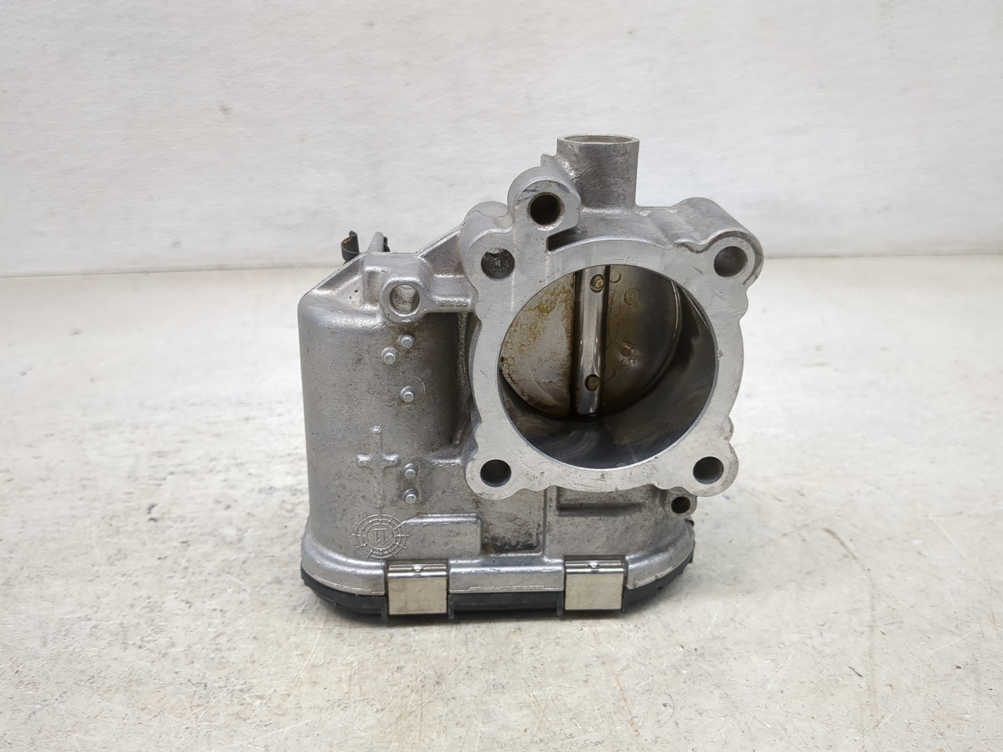 2013-2014 Ford Fusion Throttle Body P/N:7S7G-9F991-CA Fits Fits 2013 2014 2015 2016 2017 2018 2019 OEM Used Auto Parts - Oem