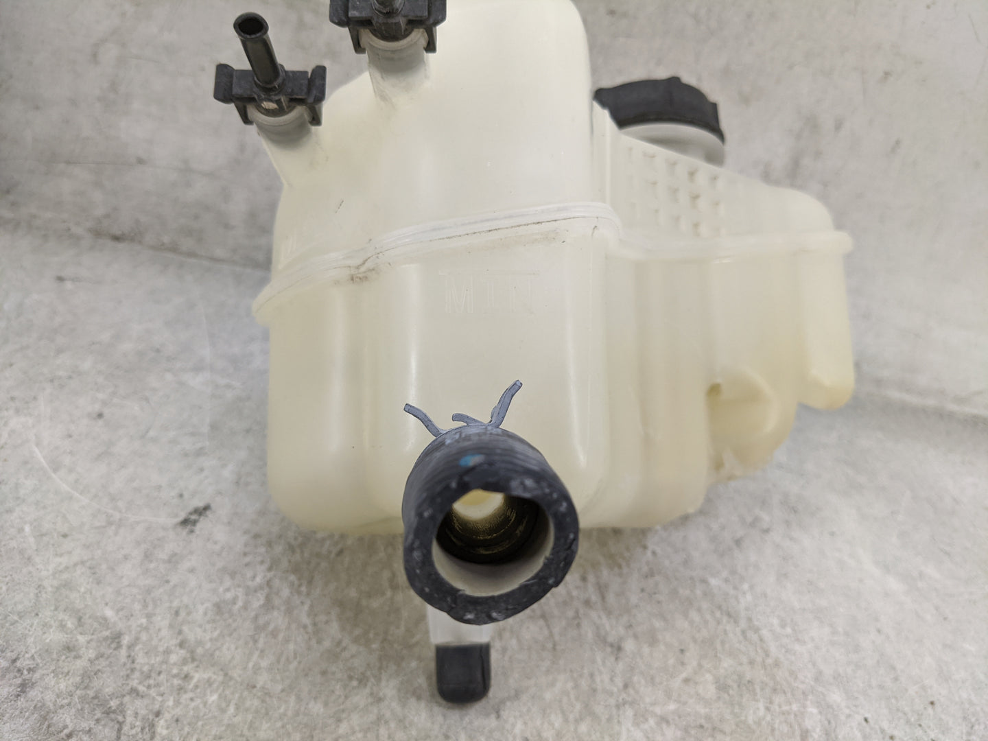 2013-2016 Ford Fusion Radiator Coolant Overflow Expansion Tank Bottle 1477276 - Oemusedautoparts1.com