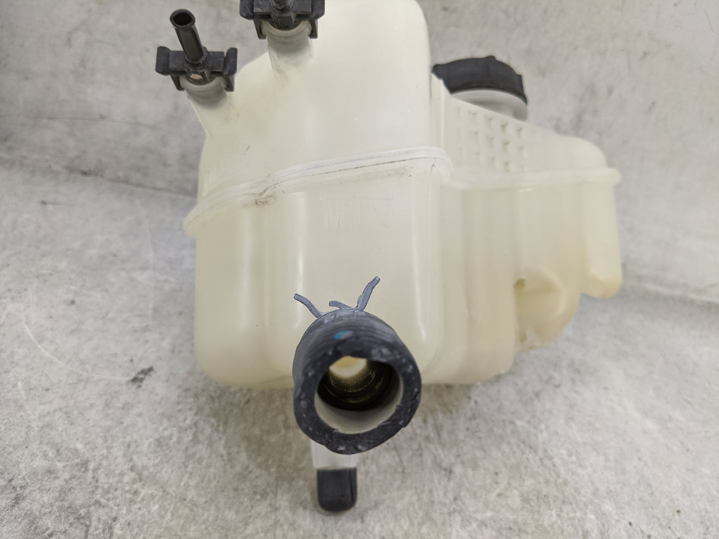2013-2016 Ford Fusion Radiator Coolant Overflow Expansion Tank Bottle 1477276 - Oemusedautoparts1.com