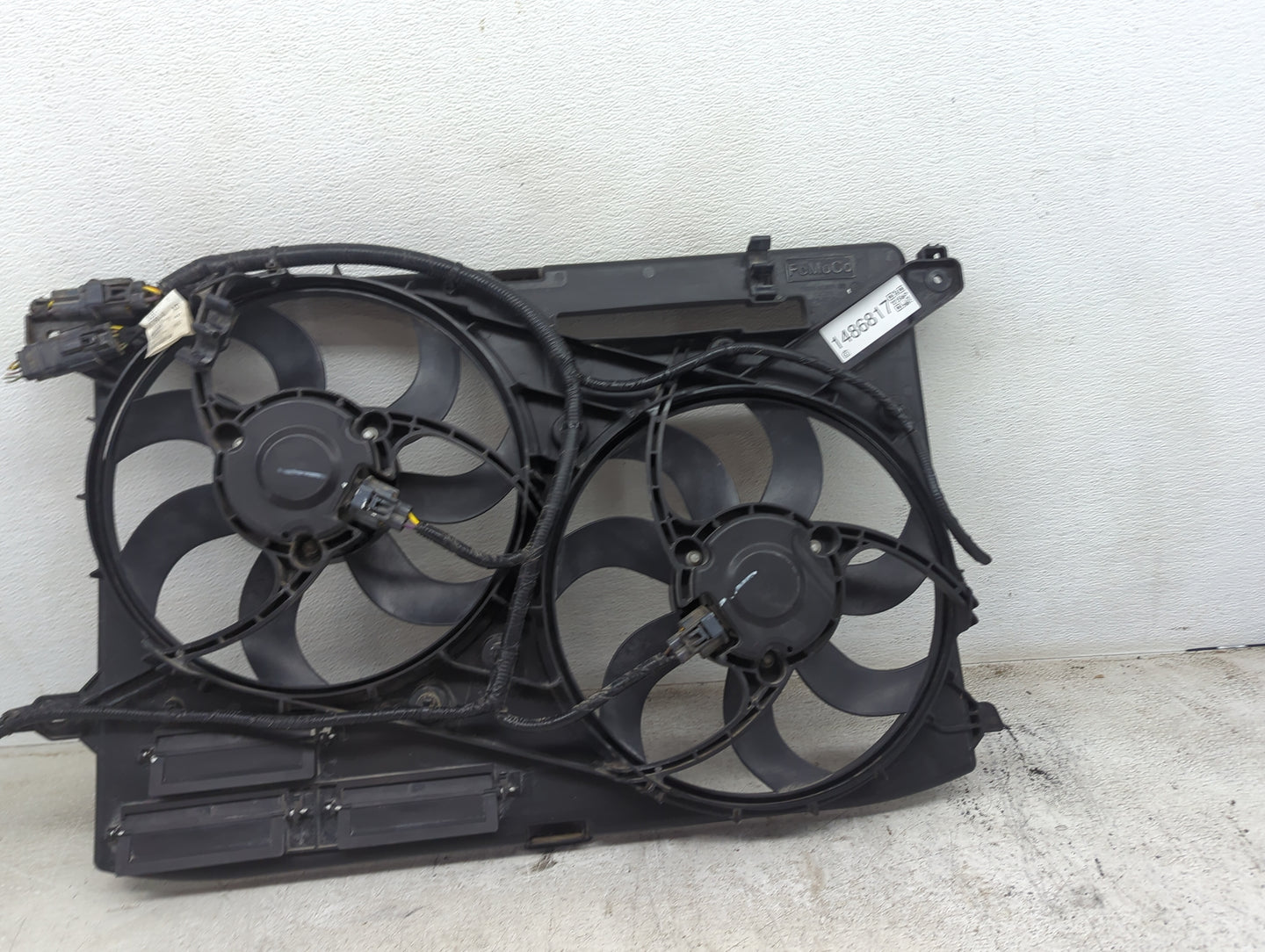 2013-2014 Ford Fusion Electric Radiator Cooling Fan Motor Assembly P/N:DG93-8C607-BD Fits Fits 2013 2014 OEM Used Auto Parts