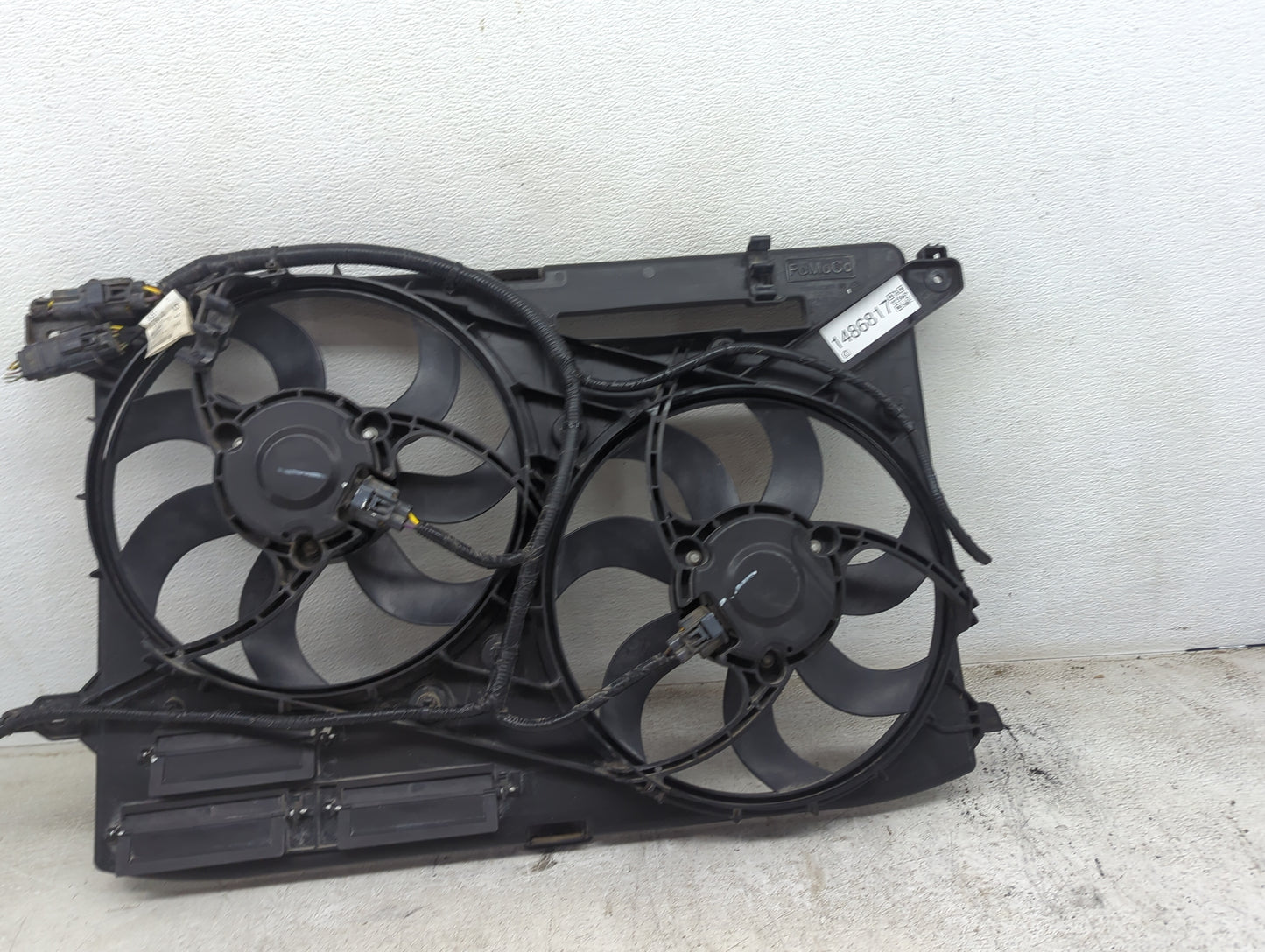 2013-2014 Ford Fusion Electric Radiator Cooling Fan Motor Assembly P/N:DG93-8C607-BD Fits Fits 2013 2014 OEM Used Auto Parts
