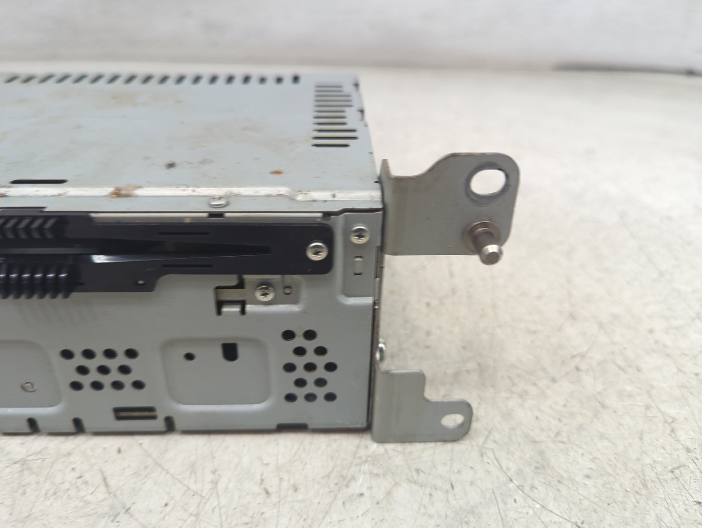 2013-2015 Ford Fusion Radio AM FM Cd Player Receiver Replacement P/N:DS7T-19C107-BH Fits Fits 2013 2014 2015 OEM Used Auto P