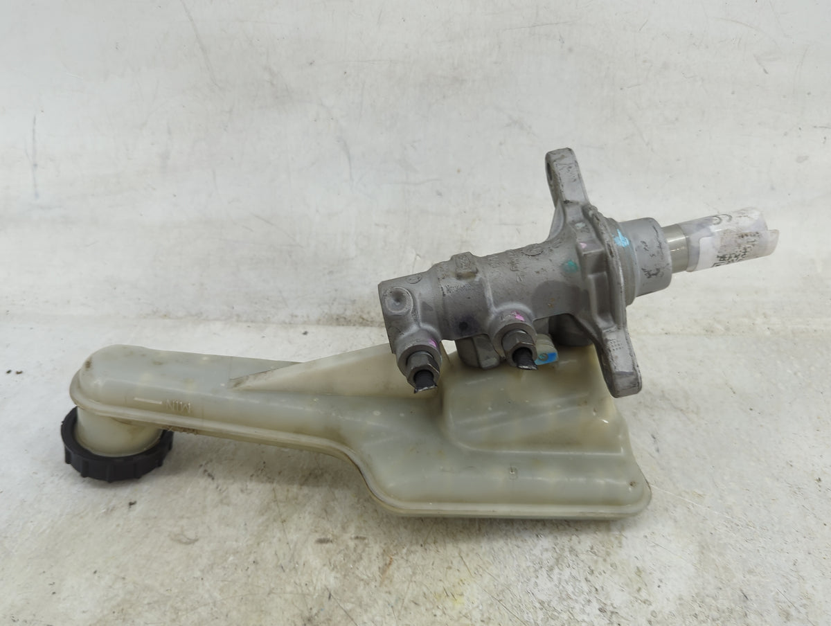 2013-2016 Ford Fusion Brake Master Cylinder 1496648 - Oemusedautoparts1.com