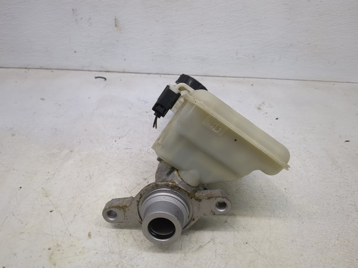 2013-2016 Ford Fusion Brake Master Cylinder 1513121 - Oemusedautoparts1.com