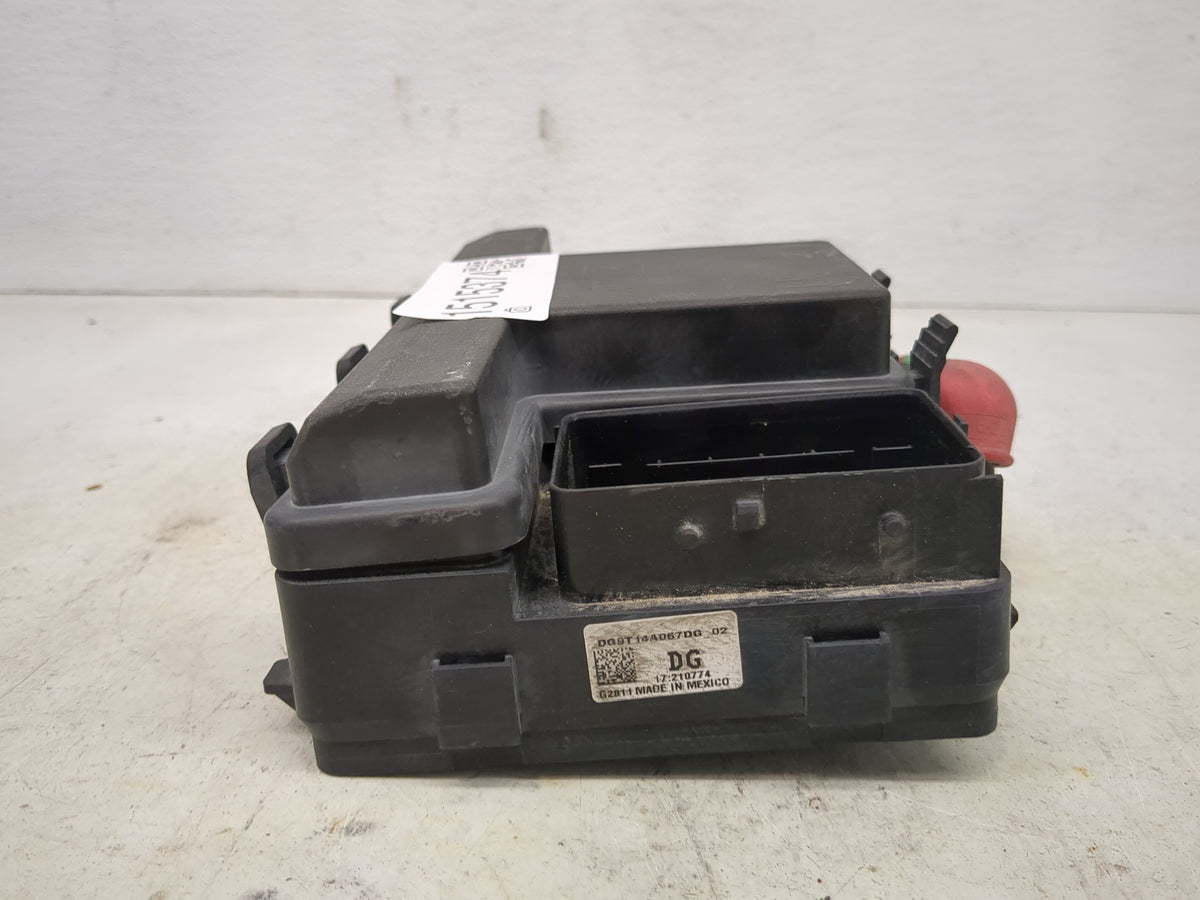 2013-2014 Ford Fusion Fusebox Fuse Box Panel Relay Module P/N:DG9T14A067DG Fits Fits 2013 2014 OEM Used Auto Parts - Oemused