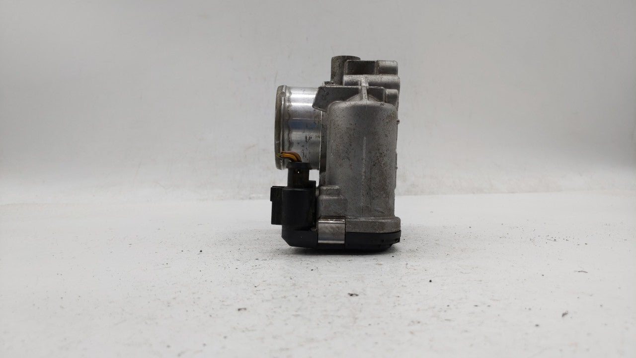 2013-2014 Ford Fusion Throttle Body P/N:0 280 750 535 7S7G-9F991-CA Fits Fits 2013 2014 2015 2016 2017 2018 2019 OEM Used Au