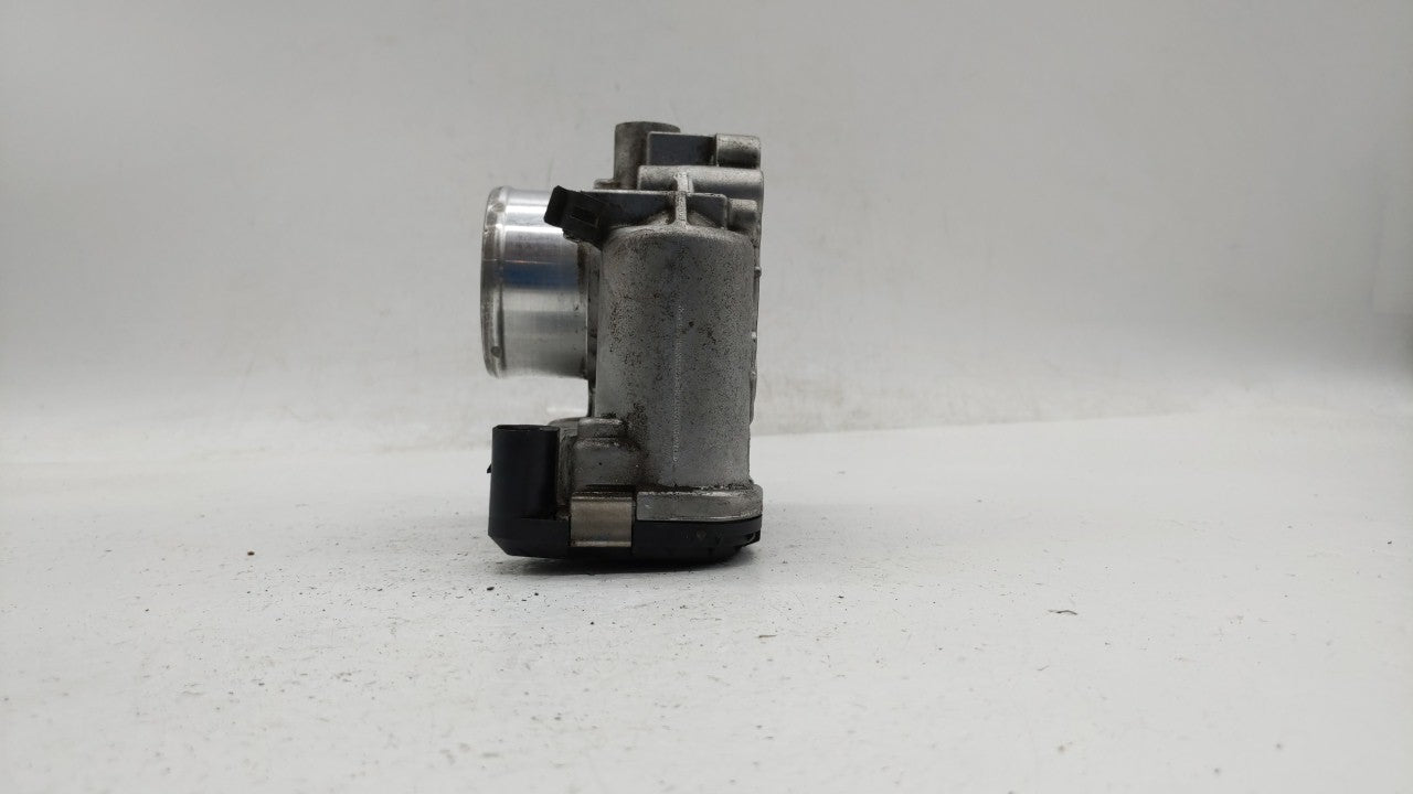 2013-2014 Ford Fusion Throttle Body P/N:0 280 750 535 7S7G-9F991-CA Fits Fits 2013 2014 2015 2016 2017 2018 2019 OEM Used Au