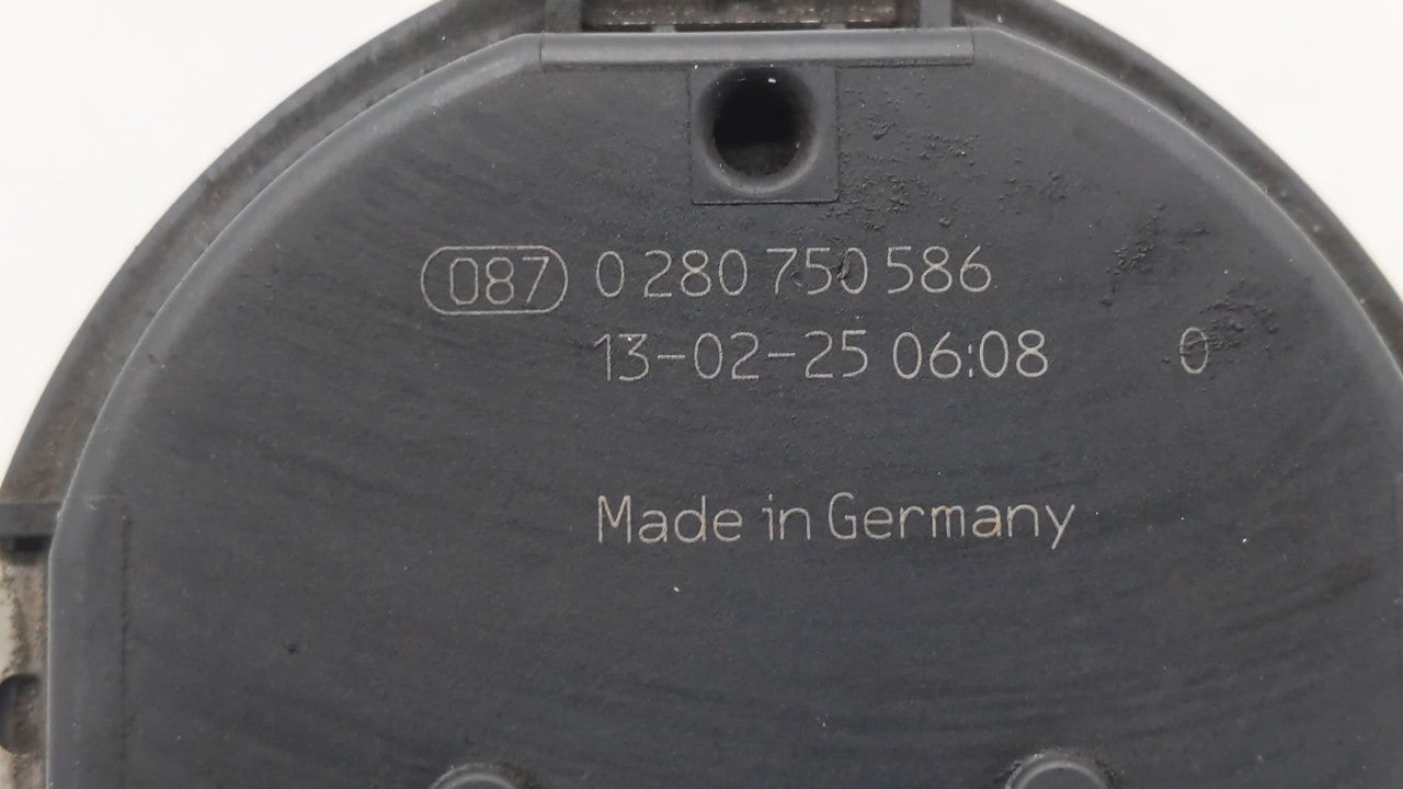 2013 Ford Fusion Throttle Body P/N:CM5E-9F991-AD Fits Fits 2012 2014 2015 2016 2017 OEM Used Auto Parts - Oemusedautoparts1.