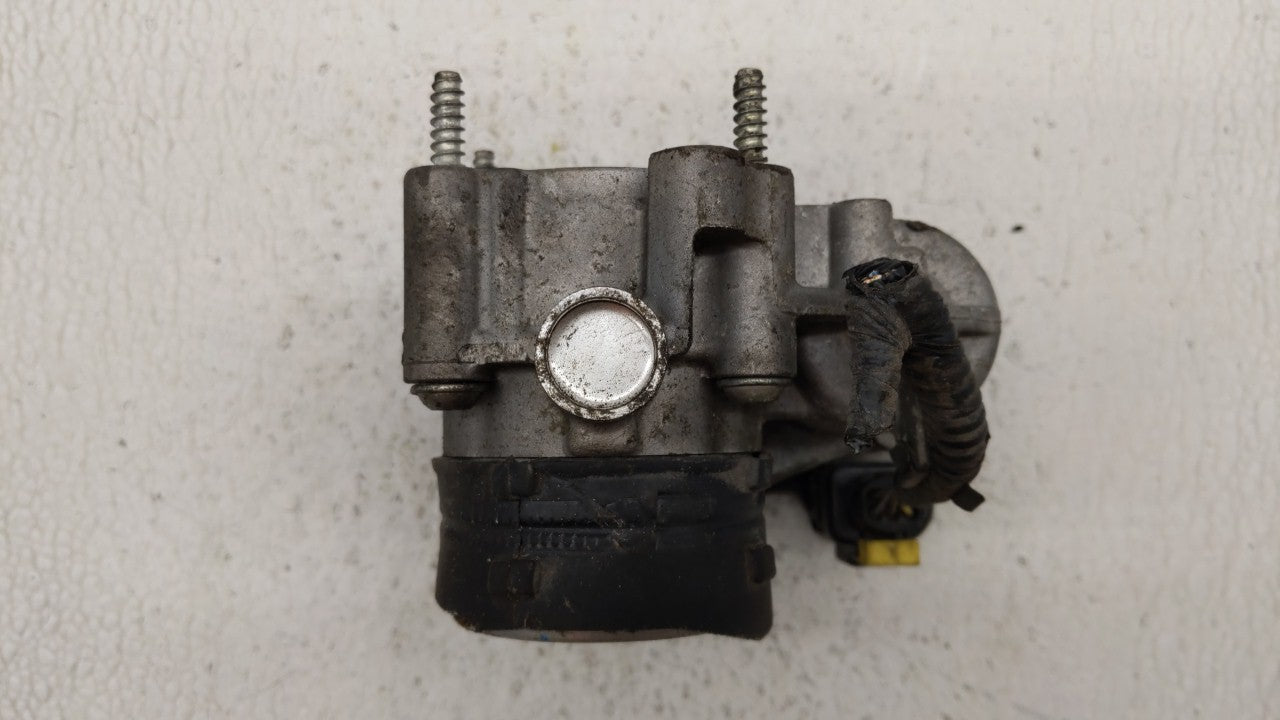 2013-2014 Ford Fusion Throttle Body P/N:0 280 750 535 7S7G-9F991-CA Fits Fits 2013 2014 2015 2016 2017 2018 2019 OEM Used Au