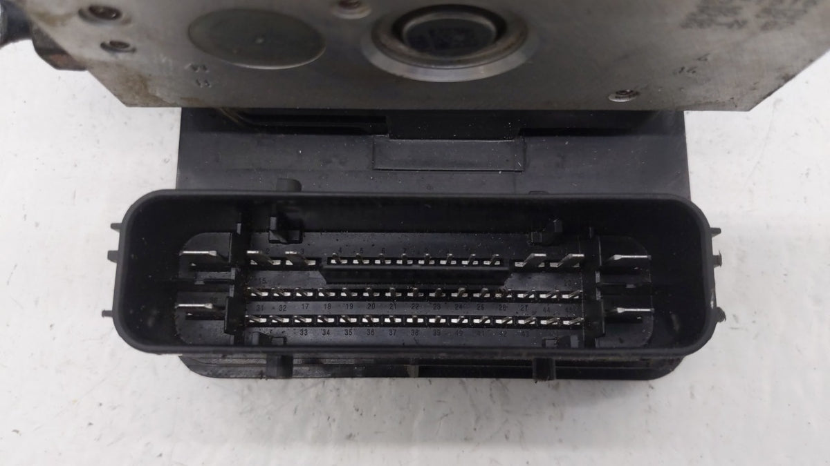2013 Ford Fusion Anti-Lock Brake ABS Pump Module Actuator OEM P/N:DG98-2C555-AL DG98-2C555-AM Fits OEM Used Auto Parts - Oem