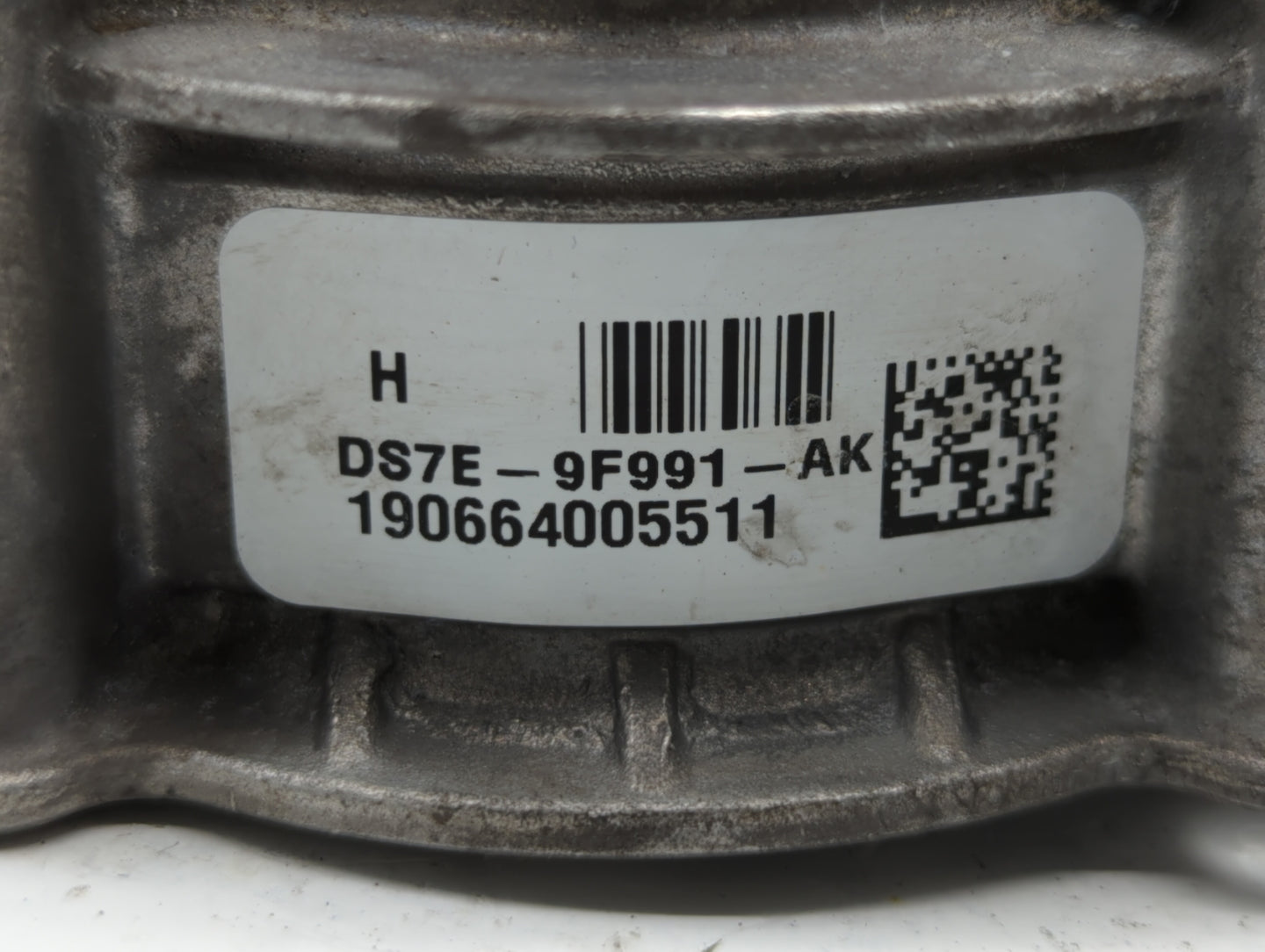 2013-2019 Ford Fusion Throttle Body P/N:DS7E-9F991-AK DS7E-9F991-AD Fits Fits 2013 2014 2015 2016 2017 2018 2019 2020 OEM Us