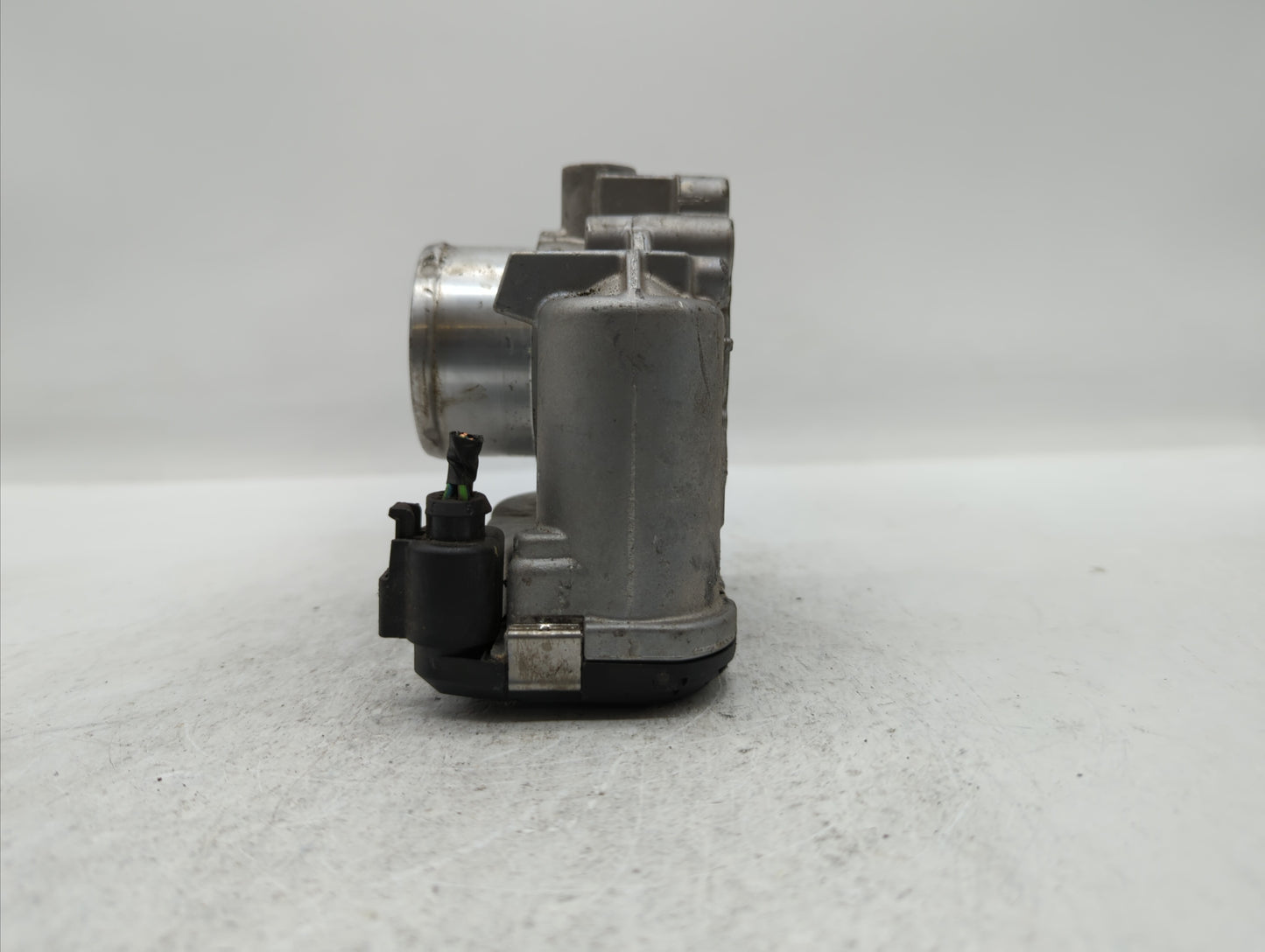 2013-2014 Ford Fusion Throttle Body P/N:0 280 750 535 7S7G-9F991-CA Fits Fits 2013 2014 2015 2016 2017 2018 2019 OEM Used Au