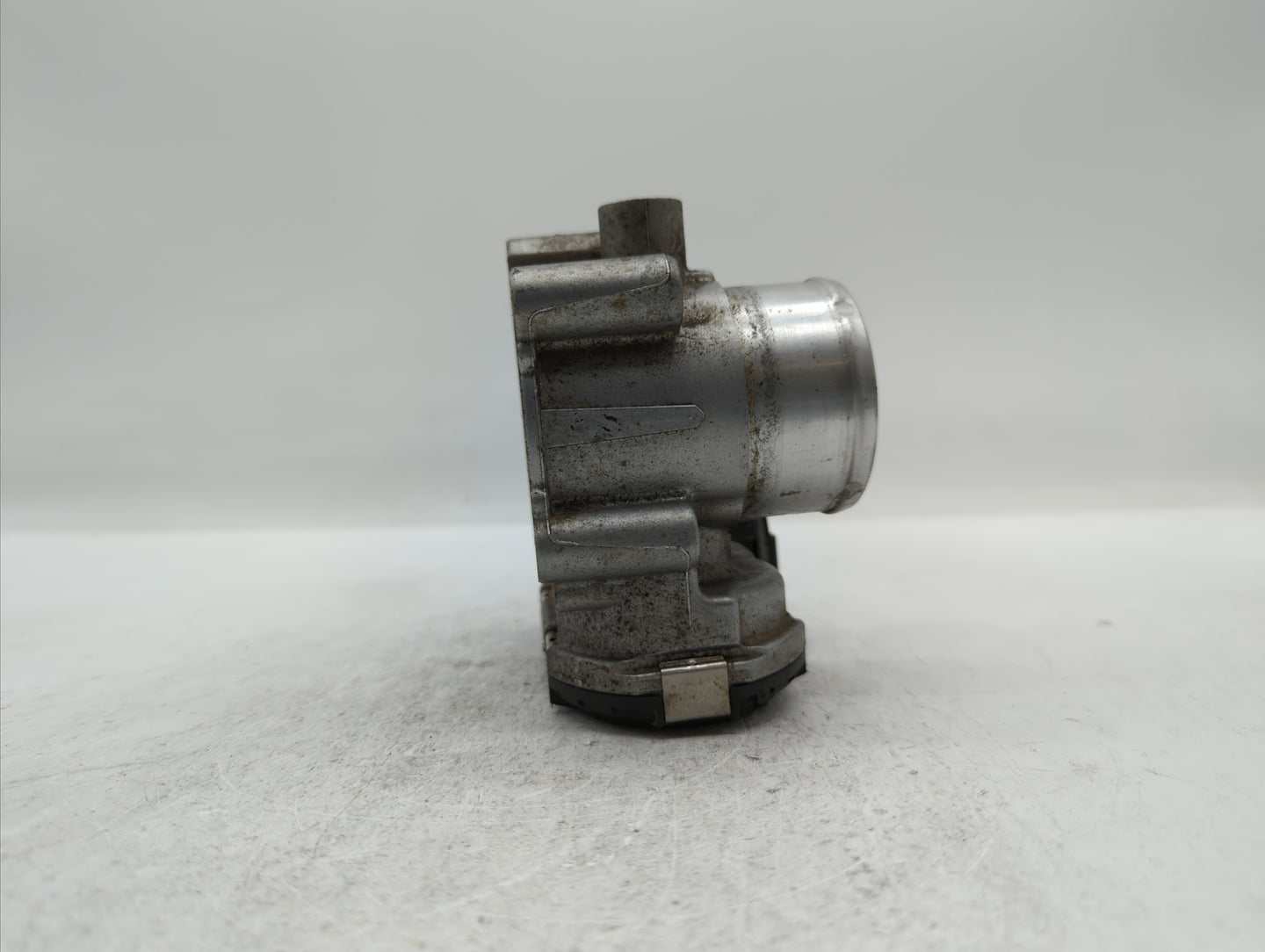2013-2014 Ford Fusion Throttle Body P/N:0 280 750 535 7S7G-9F991-CA Fits Fits 2013 2014 2015 2016 2017 2018 2019 OEM Used Au