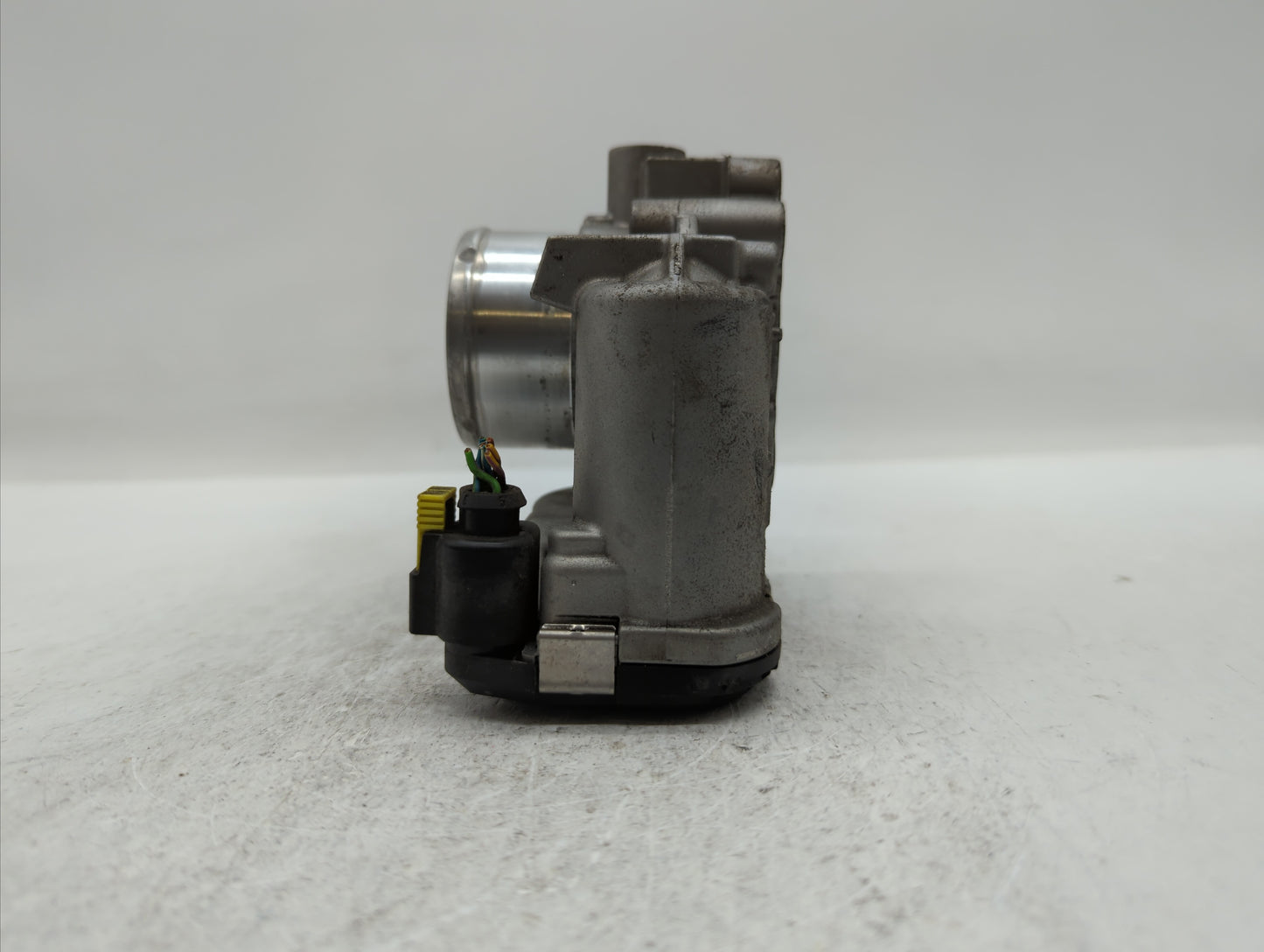 2013-2014 Ford Fusion Throttle Body P/N:0 280 750 535 7S7G-9F991-CA Fits Fits 2013 2014 2015 2016 2017 2018 2019 OEM Used Au
