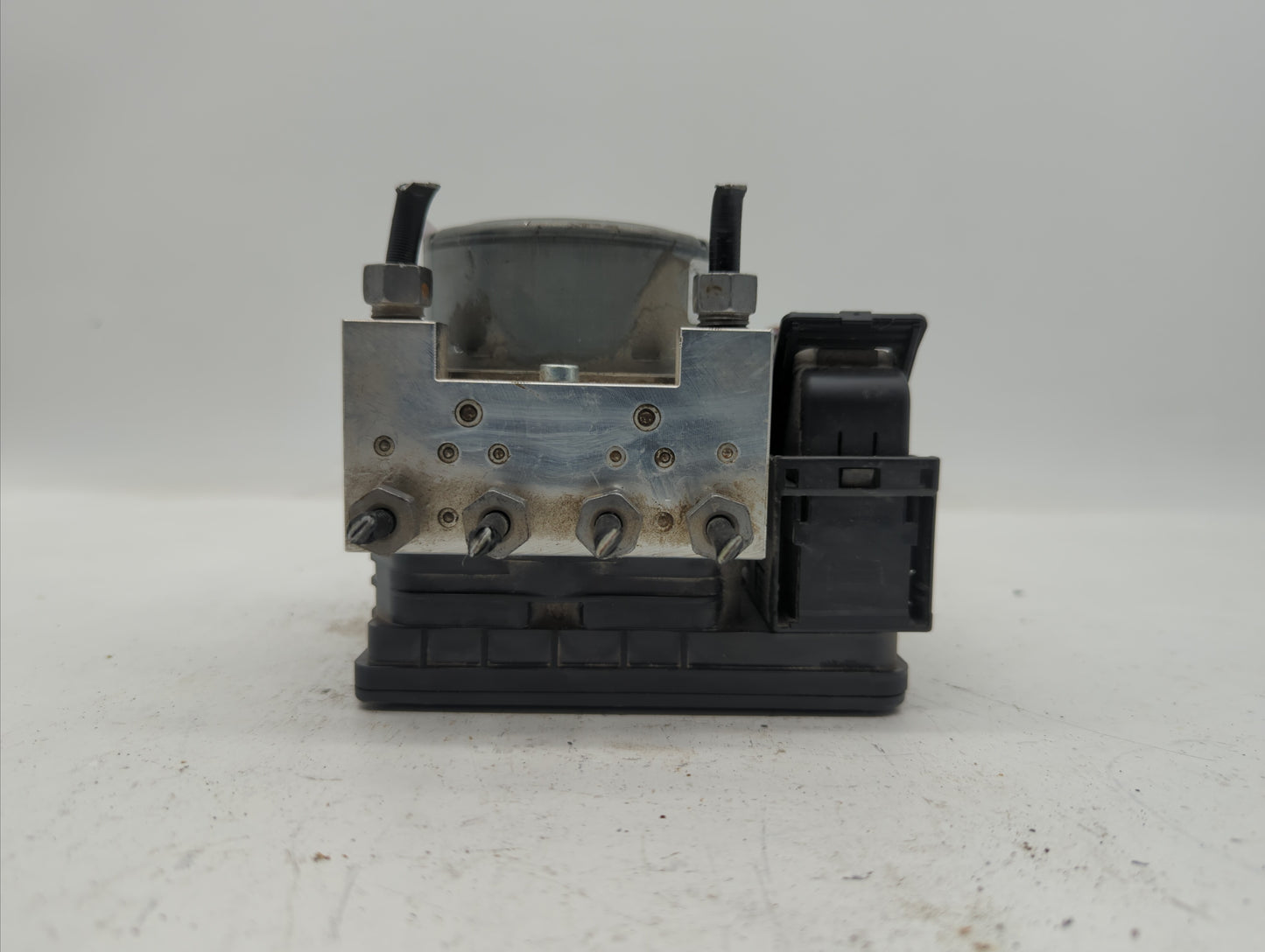 2013 Ford Fusion ABS Pump Control Module Replacement P/N:DG9C-2C405-FB Fits OEM Used Auto Parts - Oemusedautoparts1.com